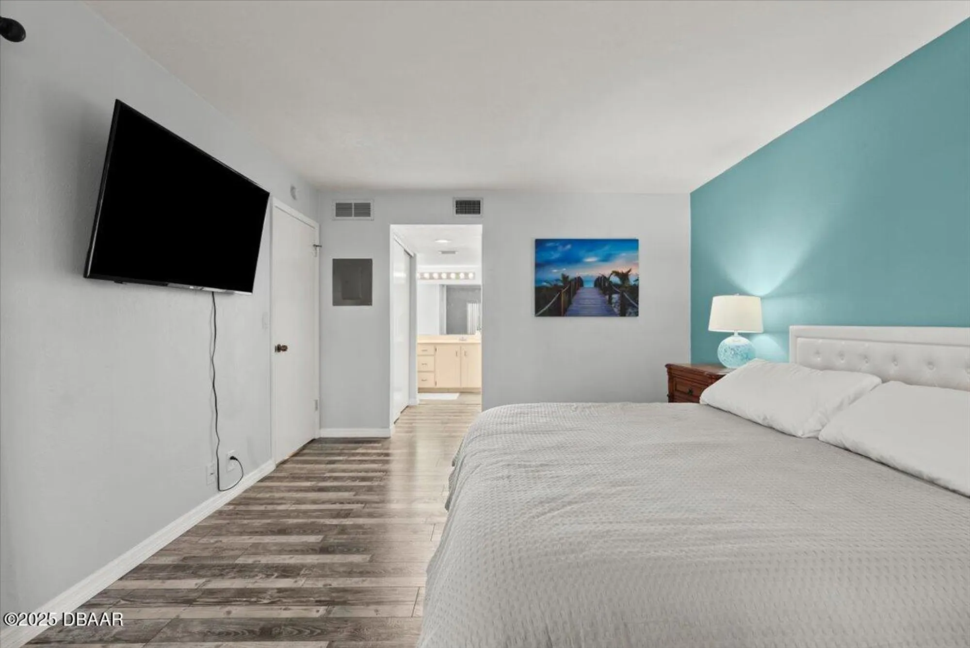 Property Slideshow image 14 of 28 | 102 bob white ct c, Daytona Beach, FL, 32119