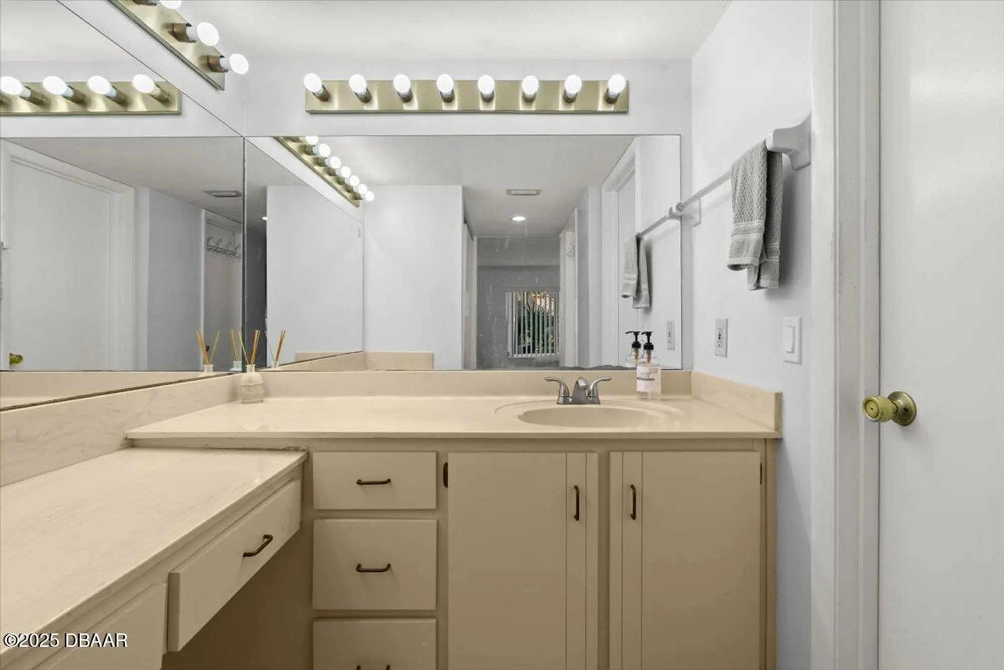 Property Slideshow image 17 of 28 | 102 bob white ct c, Daytona Beach, FL, 32119