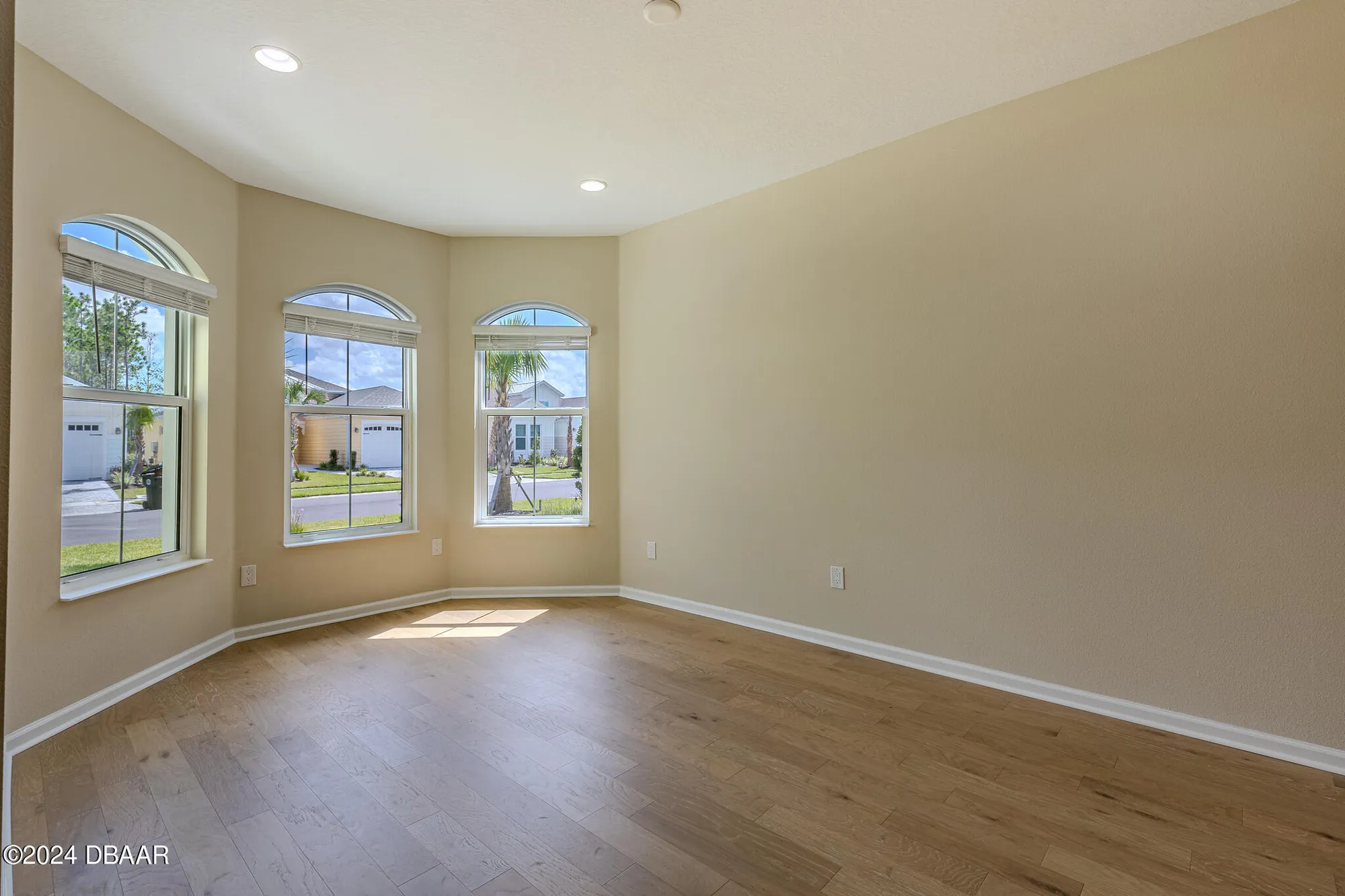 Property Slideshow image 33 of 99 | 929 bama breeze dr, Daytona Beach, FL, 32124