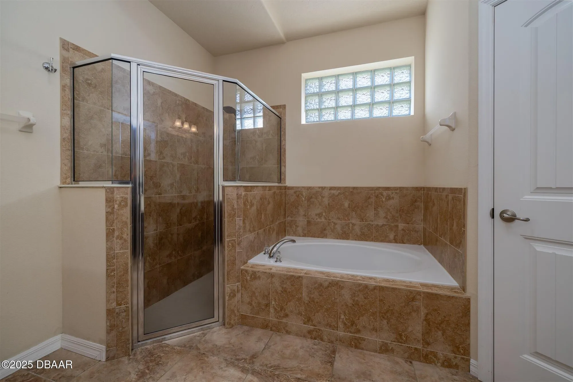 Property Slideshow image 16 of 38 | 3158 connemara dr, Ormond Beach, FL, 32174