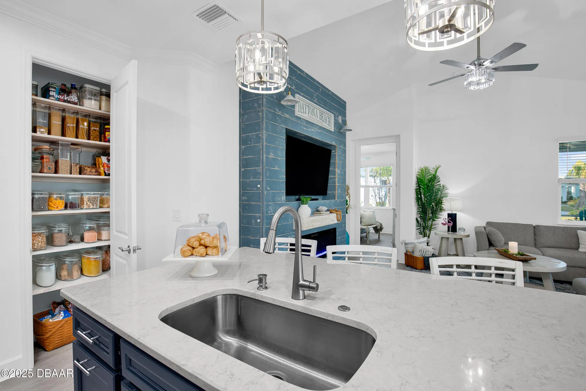 Property Slideshow image 16 of 99 | 533 hang loose way, Daytona Beach, FL, 32124