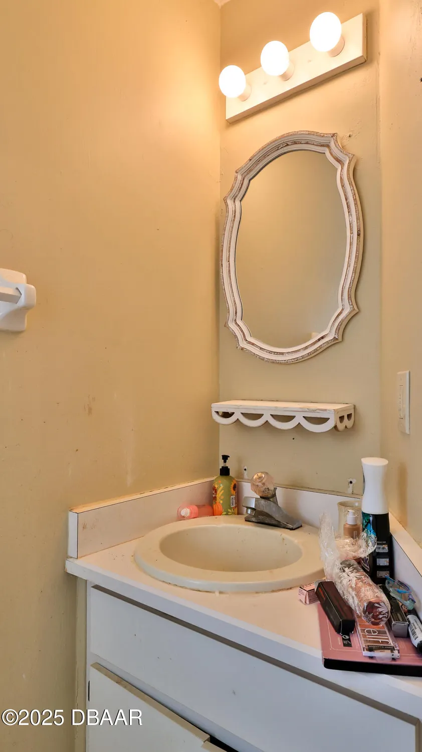 Property Slideshow image 13 of 33 | 196 gray dove ct, Daytona Beach, FL, 32119
