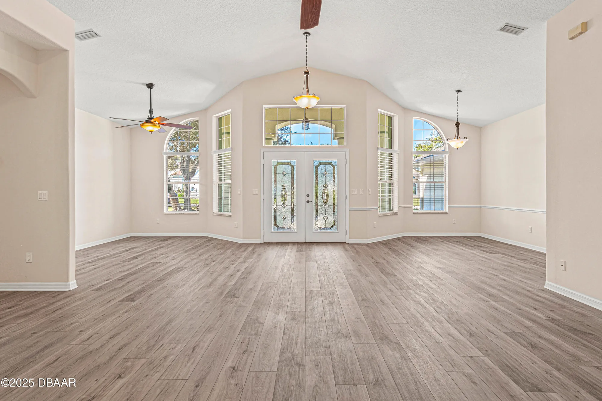 Property Slideshow image 4 of 37 | 1320 antrim cir, Ormond Beach, FL, 32174