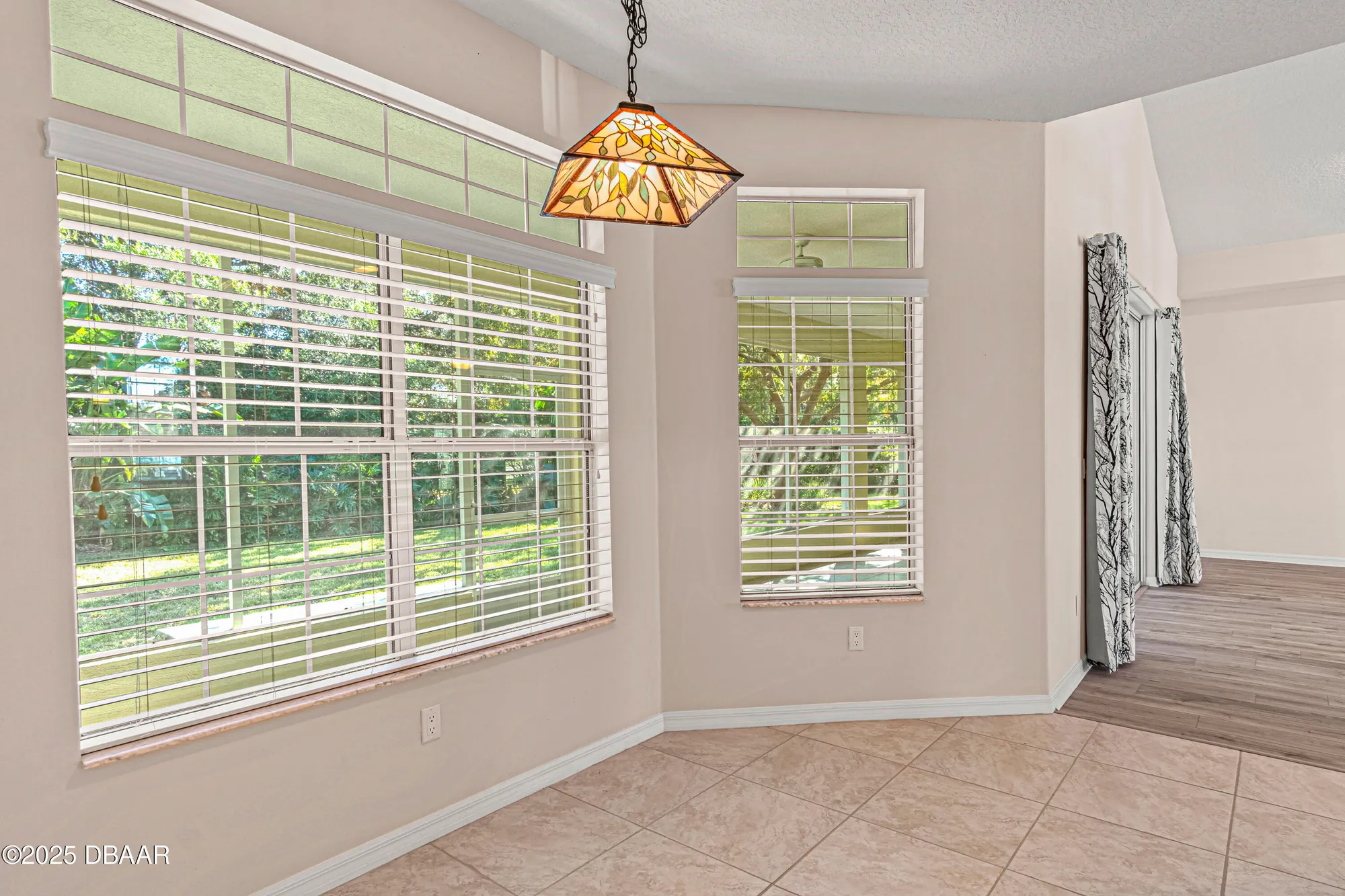 Property Slideshow image 16 of 37 | 1320 antrim cir, Ormond Beach, FL, 32174