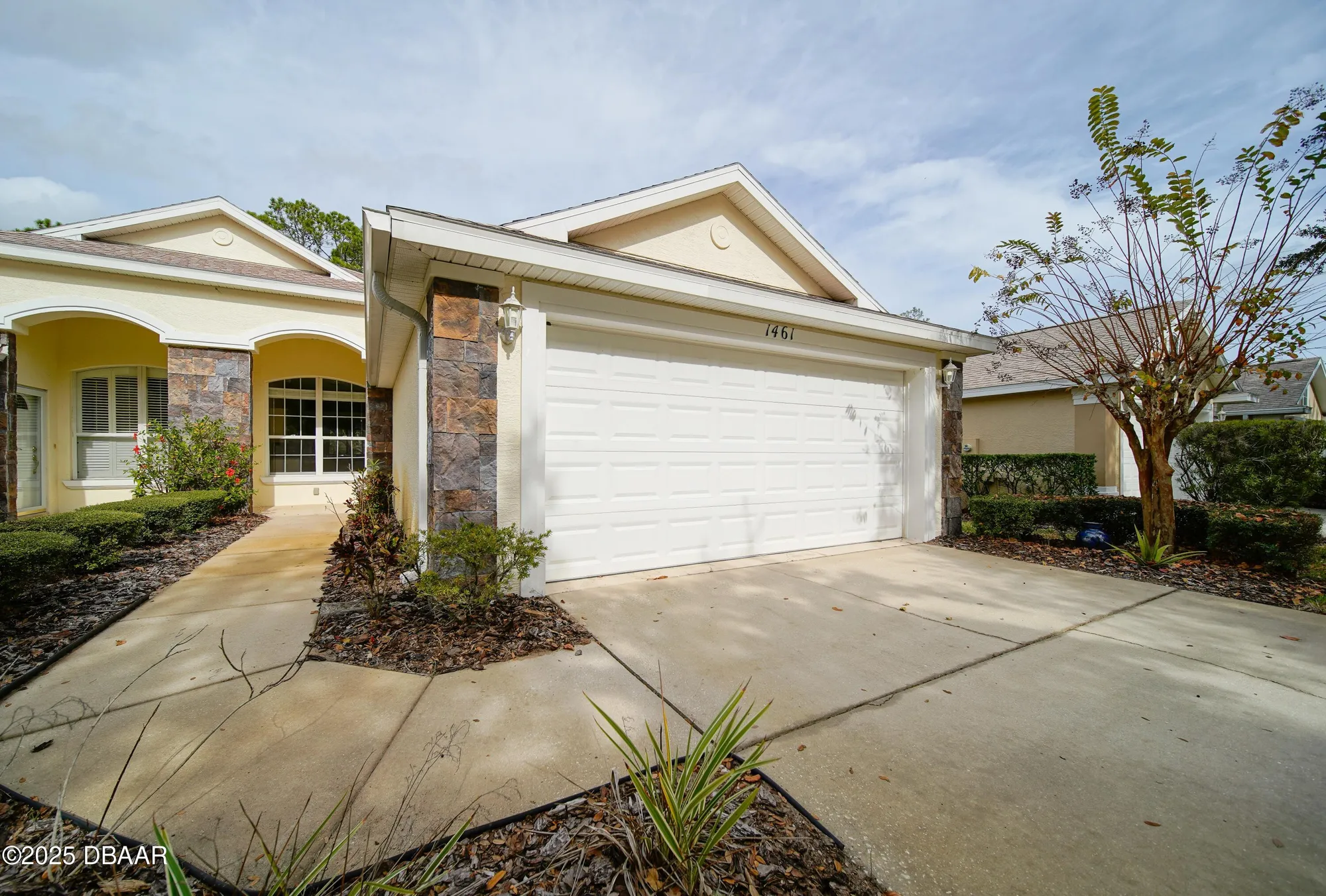 Property Slideshow image 1 of 17 | 1461 carlow cir, Ormond Beach, FL, 32174