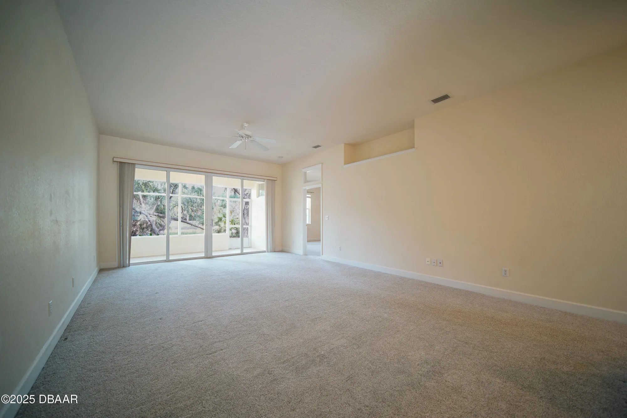 Property Slideshow image 4 of 17 | 1461 carlow cir, Ormond Beach, FL, 32174