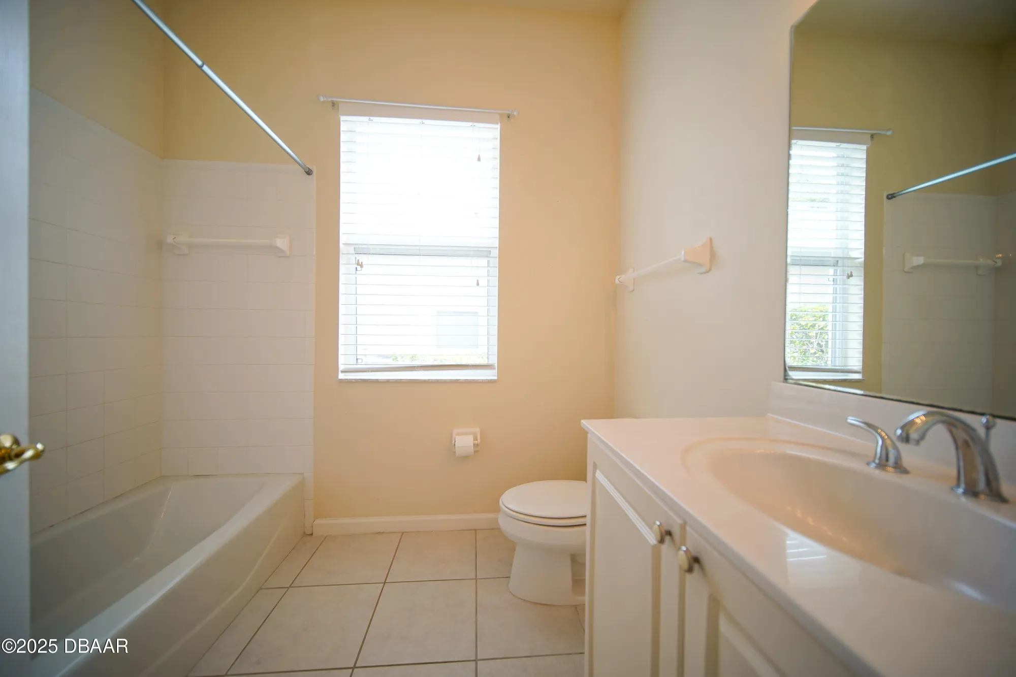 Property Slideshow image 10 of 17 | 1461 carlow cir, Ormond Beach, FL, 32174