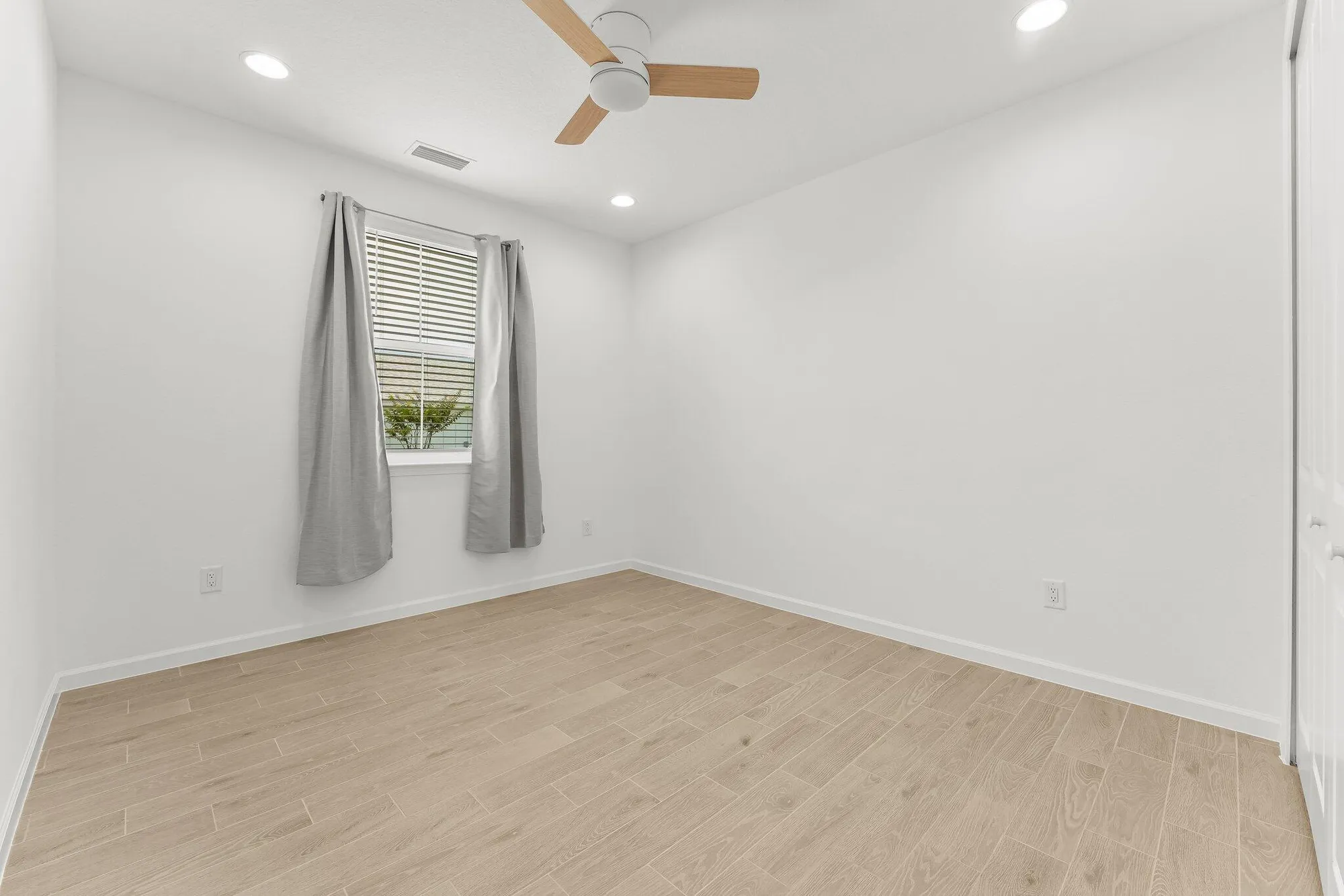 Property Slideshow image 19 of 83 | 8454 dreams float ct, Panama City Beach, FL, 32413