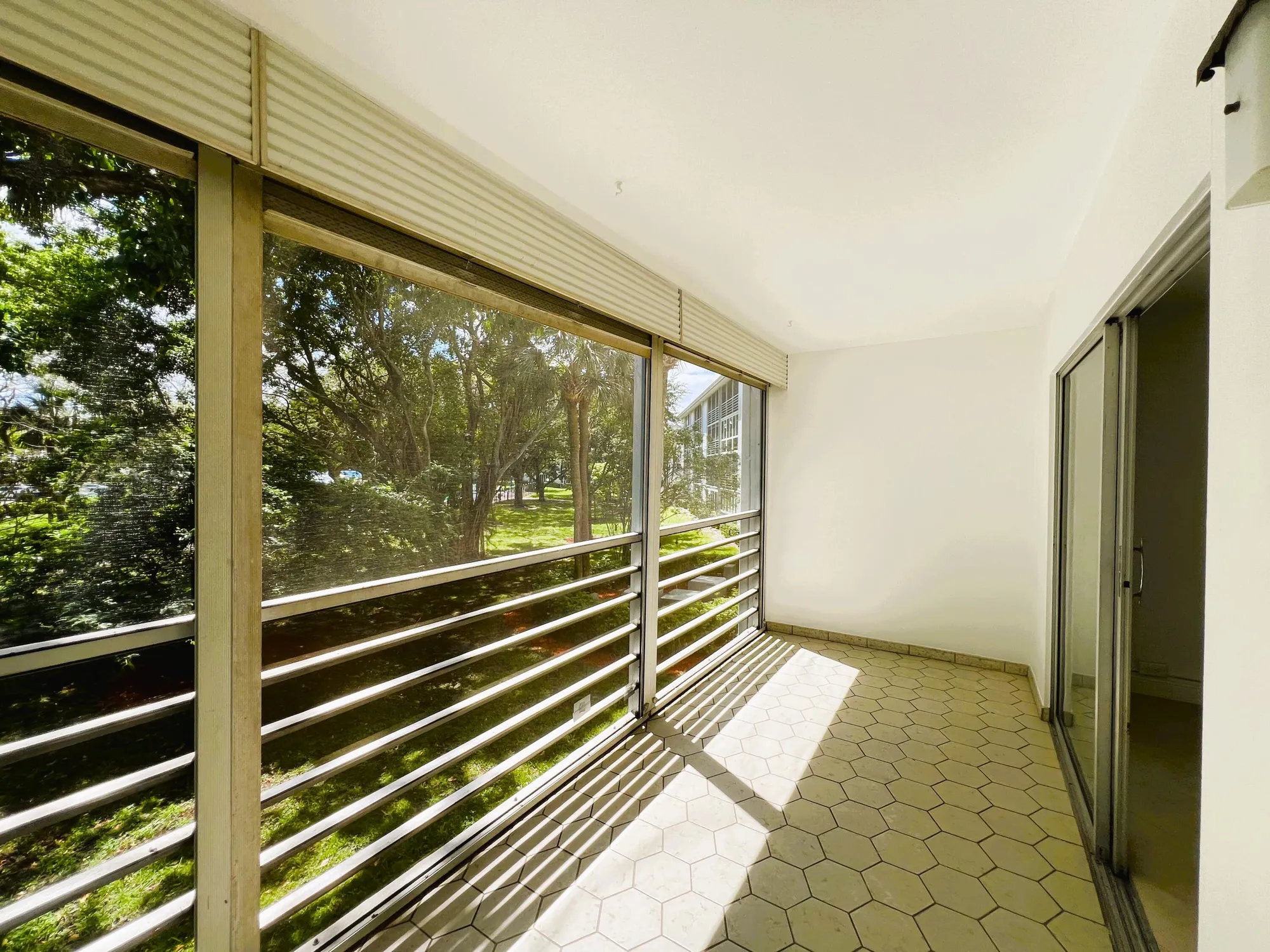 3001 PORTOFINO ISLE E2, COCONUT CREEK, FL 33066 | Wynmoor Village | 55 ...