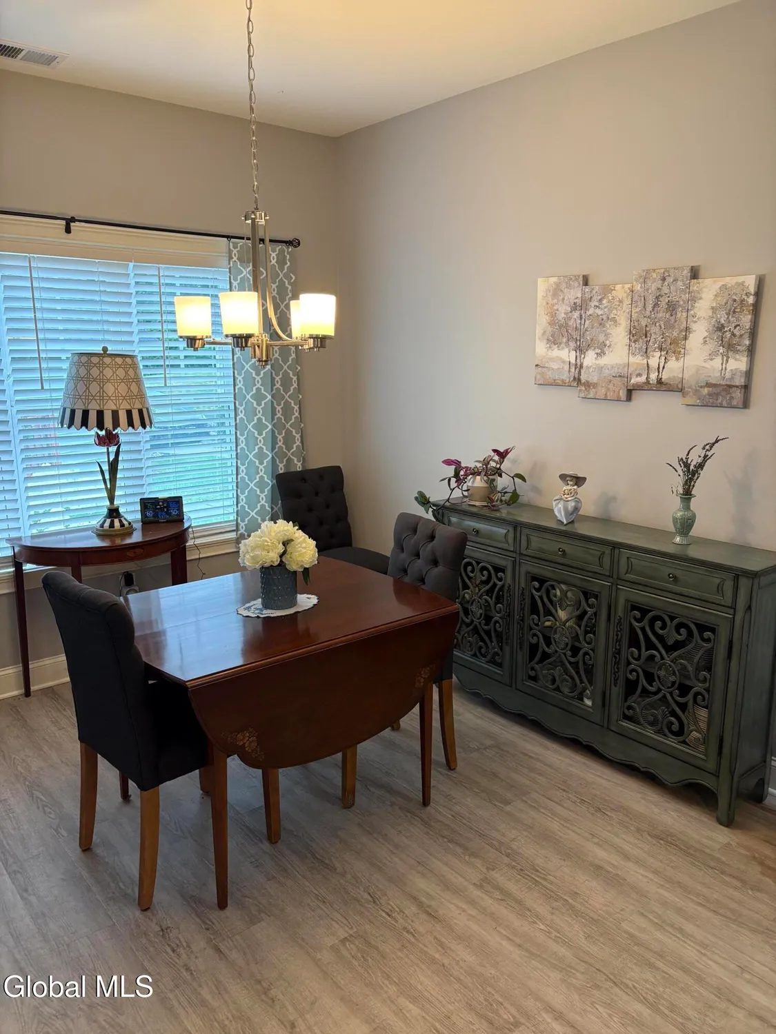 Property Slideshow image 6 of 26 | 107 kelly cir, Altamont, NY, 12009