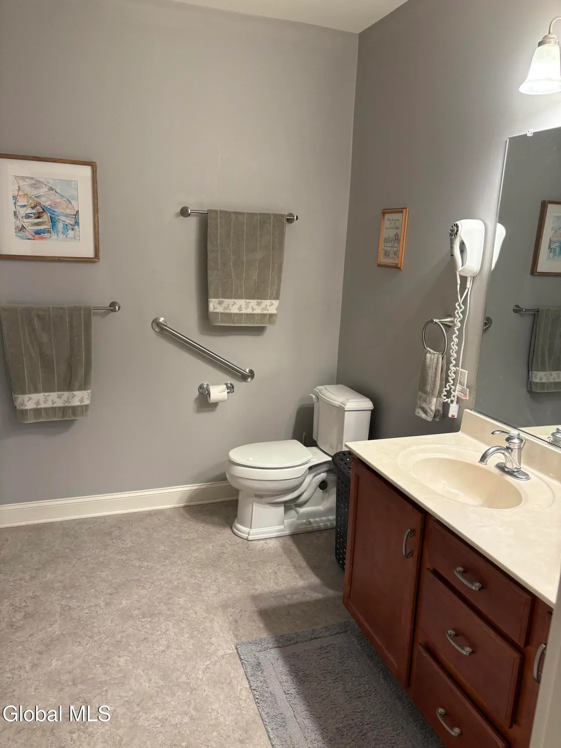 Property Slideshow image 15 of 26 | 107 kelly cir, Altamont, NY, 12009