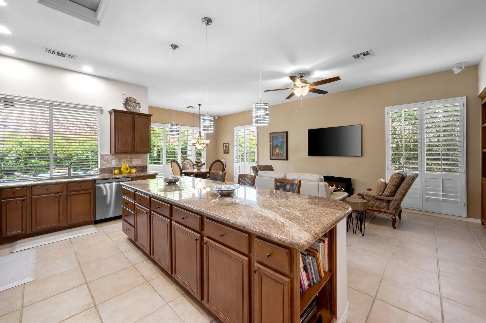 Property Slideshow image 10 of 44 | 78467 sterling ln, Palm Desert, CA, 92211