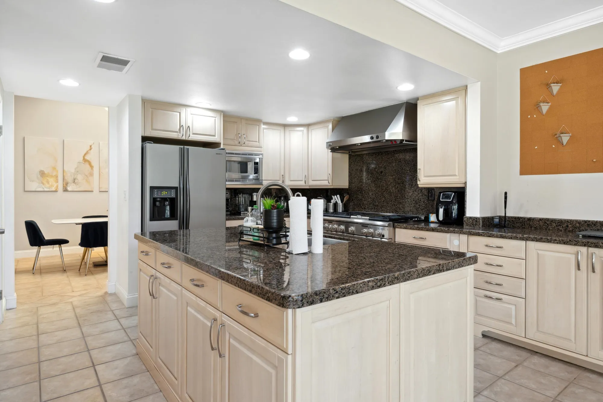 Property Slideshow image 19 of 33 | 55069 oakhill, La Quinta, CA, 92253
