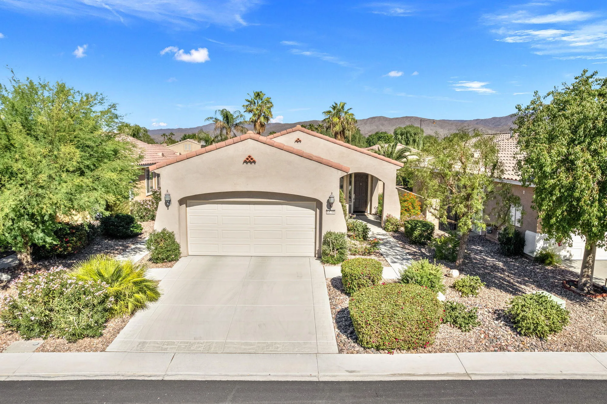 Property Slideshow image 2 of 40 | 81708 avenida de baile, Indio, CA, 92203
