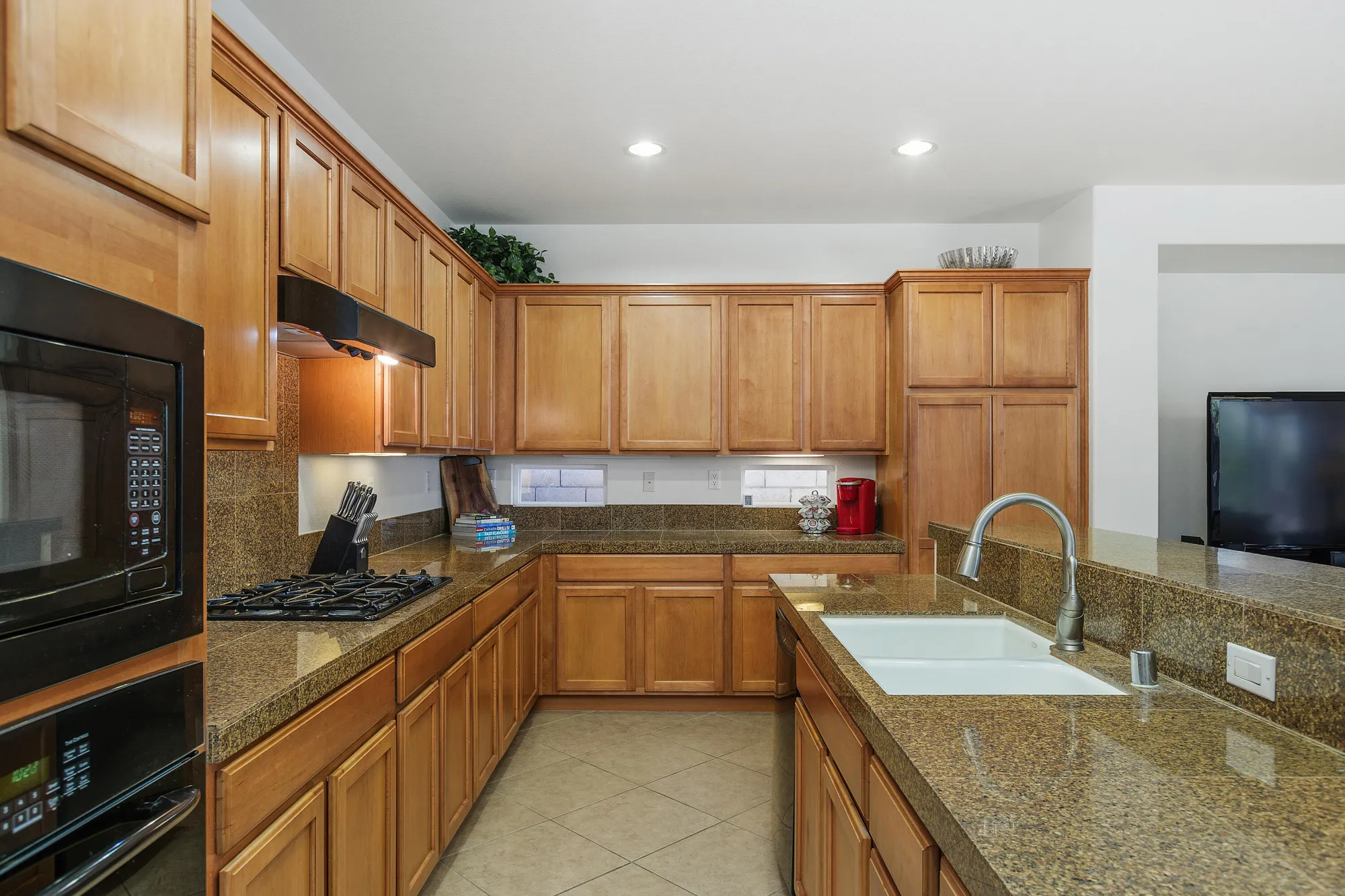 Property Slideshow image 16 of 36 | 84303 eremo way, Indio, CA, 92203