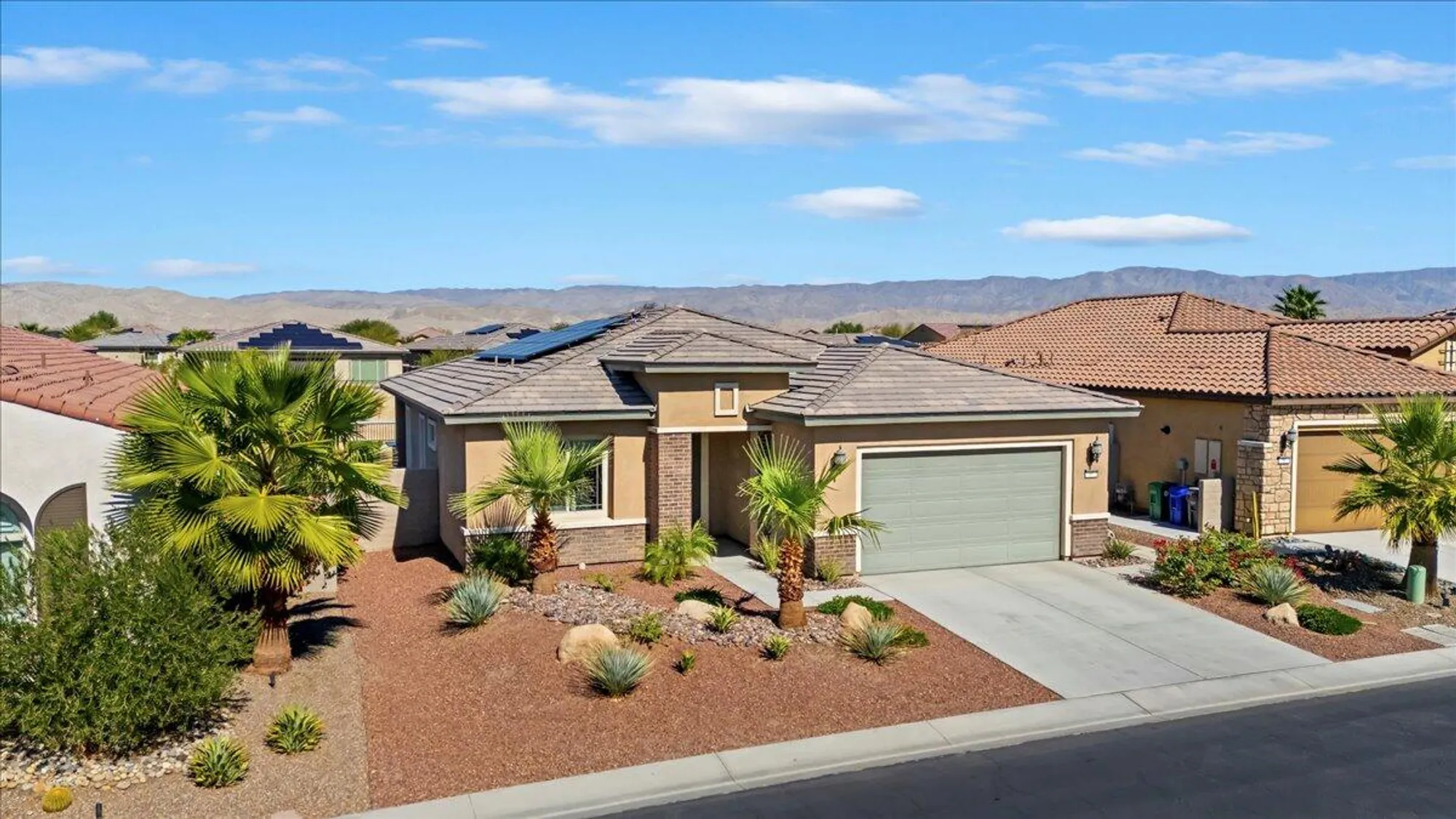 Property Slideshow image 1 of 34 | 66 cabernet, Rancho Mirage, CA, 92270