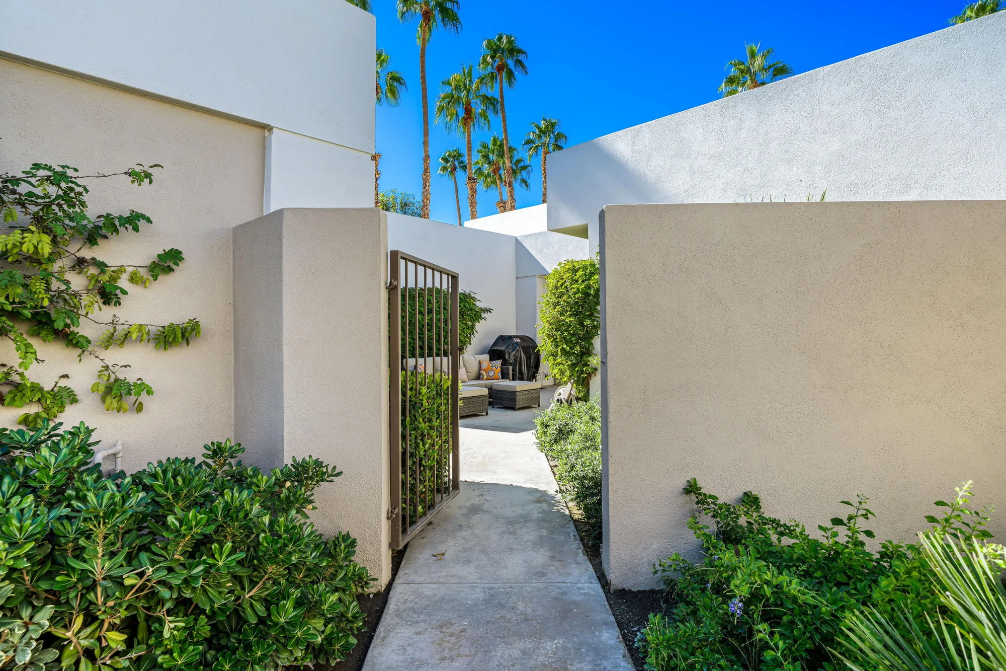 Property Slideshow image 5 of 35 | 55033 oakhill, La Quinta, CA, 92253