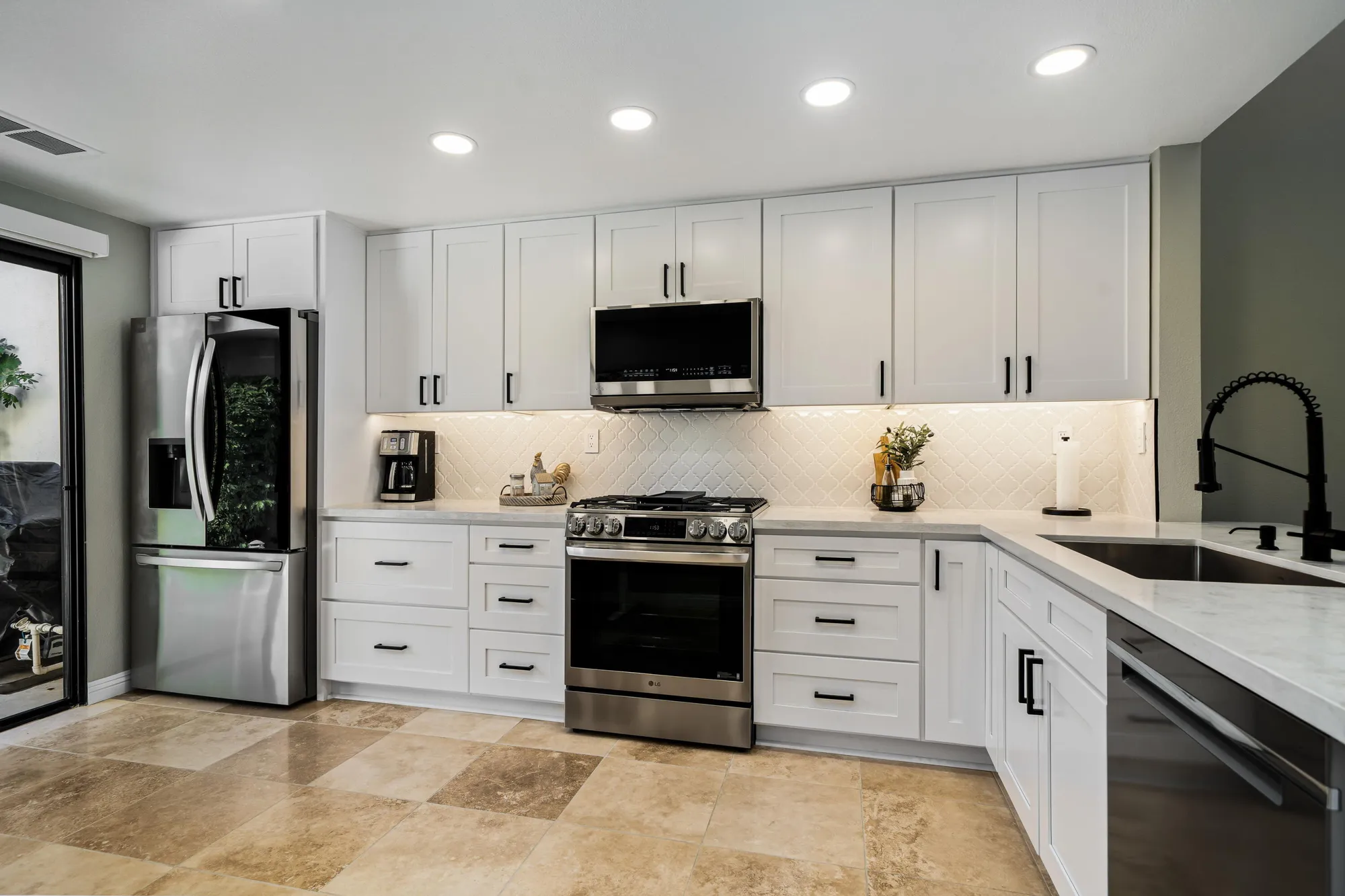 Property Slideshow image 9 of 35 | 55033 oakhill, La Quinta, CA, 92253