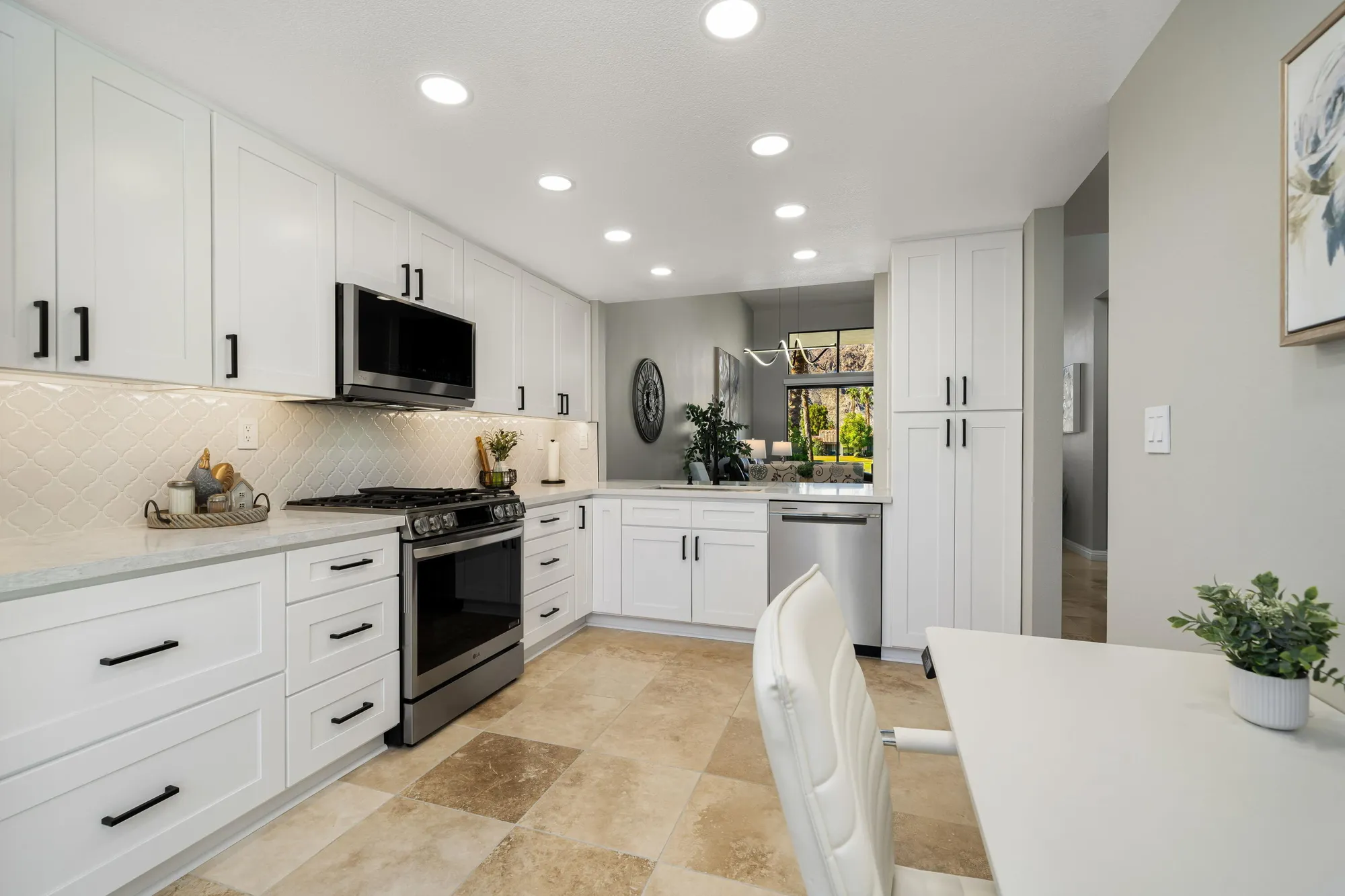 Property Slideshow image 11 of 35 | 55033 oakhill, La Quinta, CA, 92253