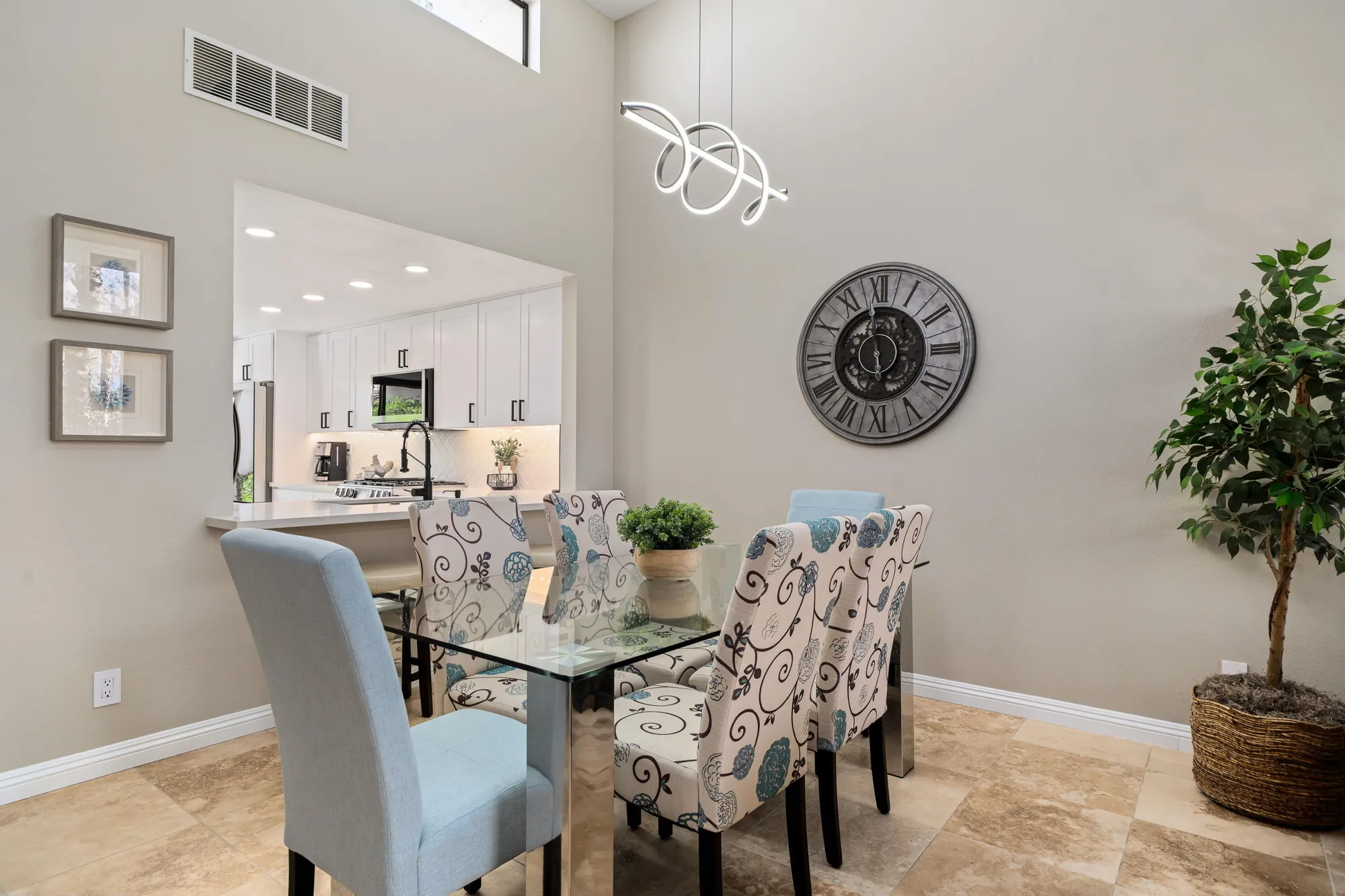 Property Slideshow image 15 of 35 | 55033 oakhill, La Quinta, CA, 92253