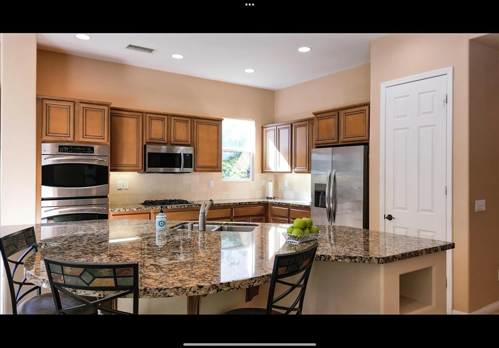 Property Slideshow image 9 of 41 | 61466 fire barrel dr, La Quinta, CA, 92253