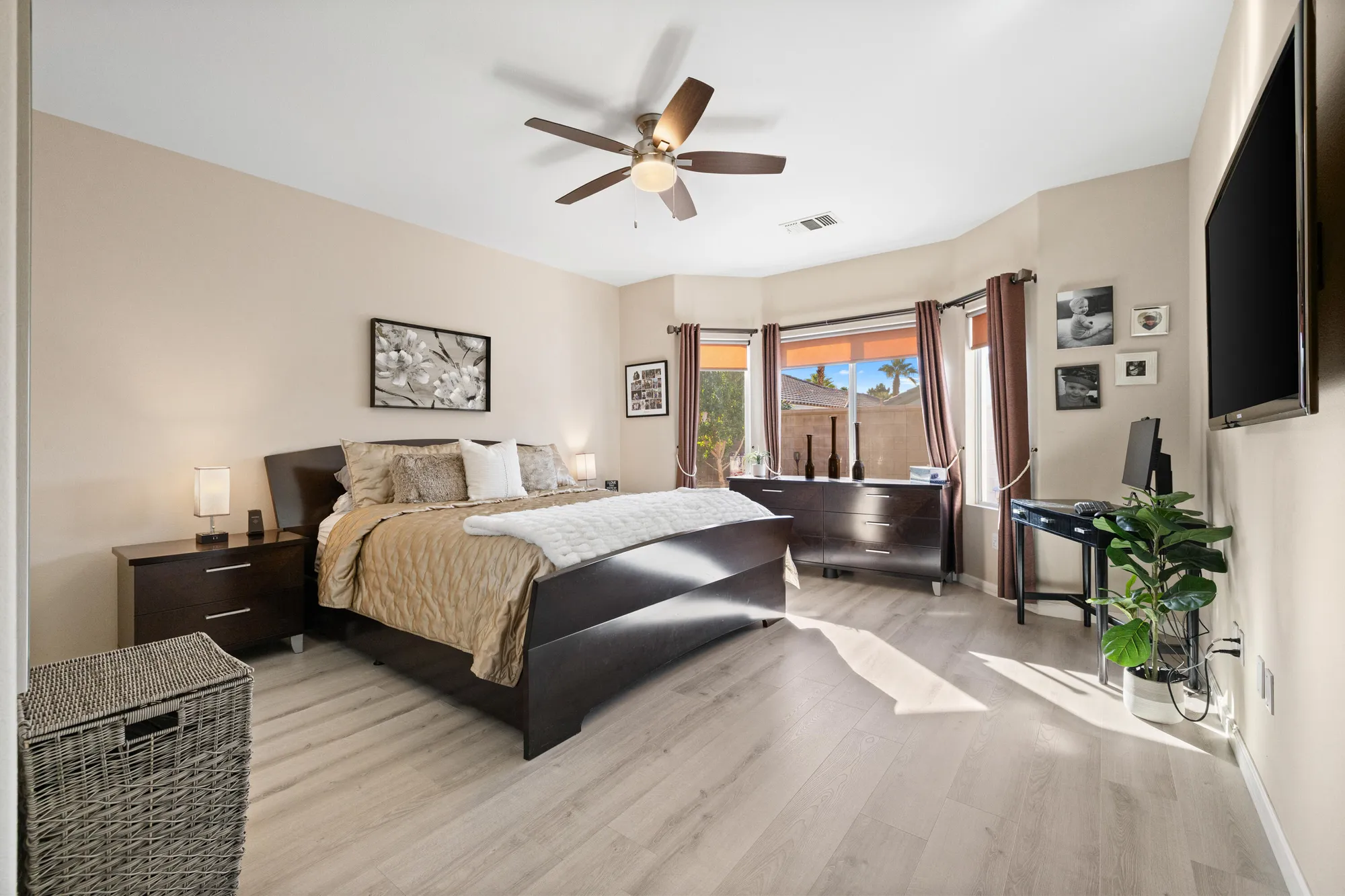 Property Slideshow image 15 of 28 | 78651 postbridge cir, Palm Desert, CA, 92211