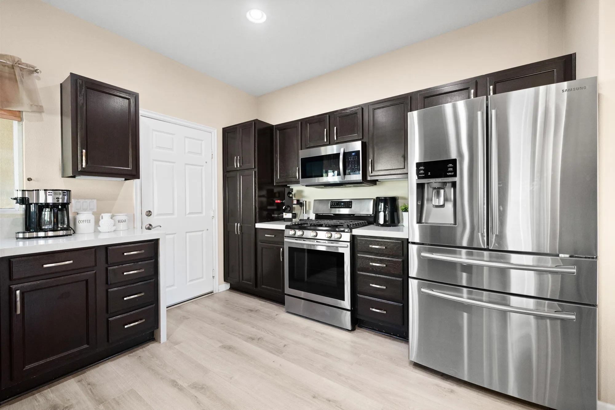 Property Slideshow image 12 of 28 | 78651 postbridge cir, Palm Desert, CA, 92211