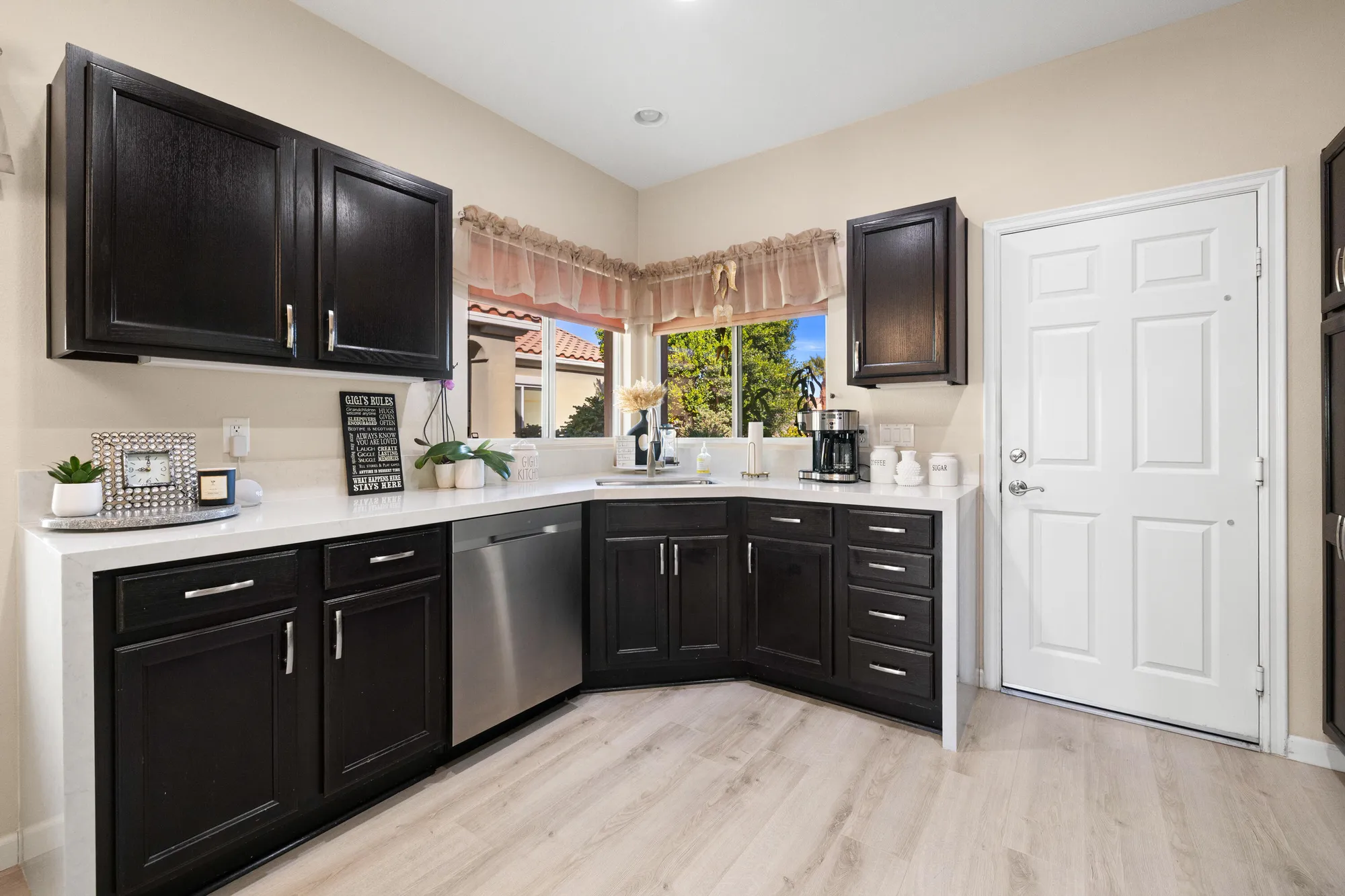 Property Slideshow image 11 of 28 | 78651 postbridge cir, Palm Desert, CA, 92211