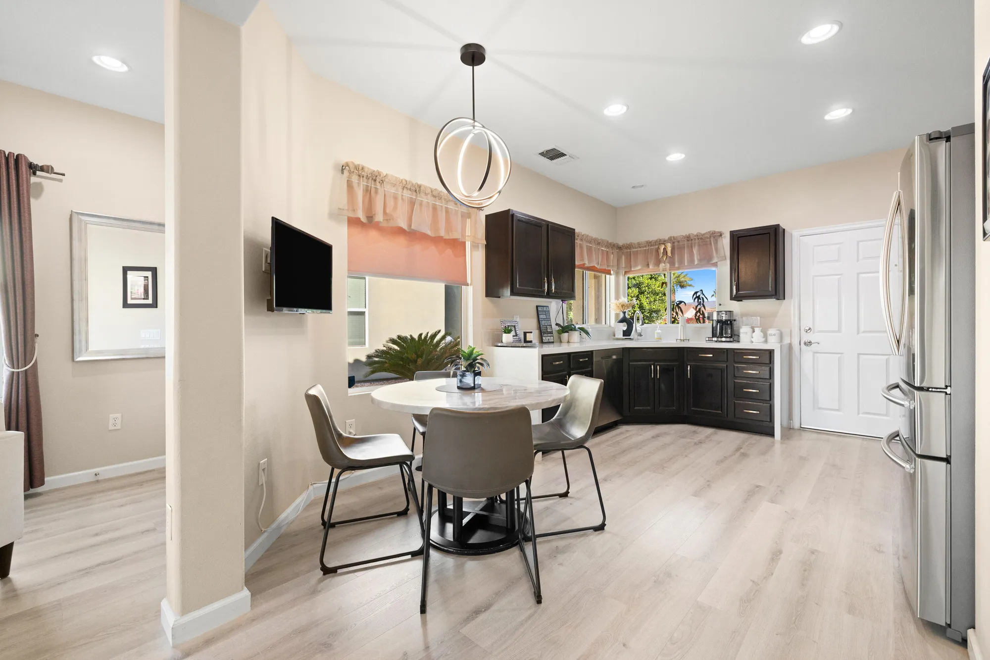 Property Slideshow image 10 of 28 | 78651 postbridge cir, Palm Desert, CA, 92211