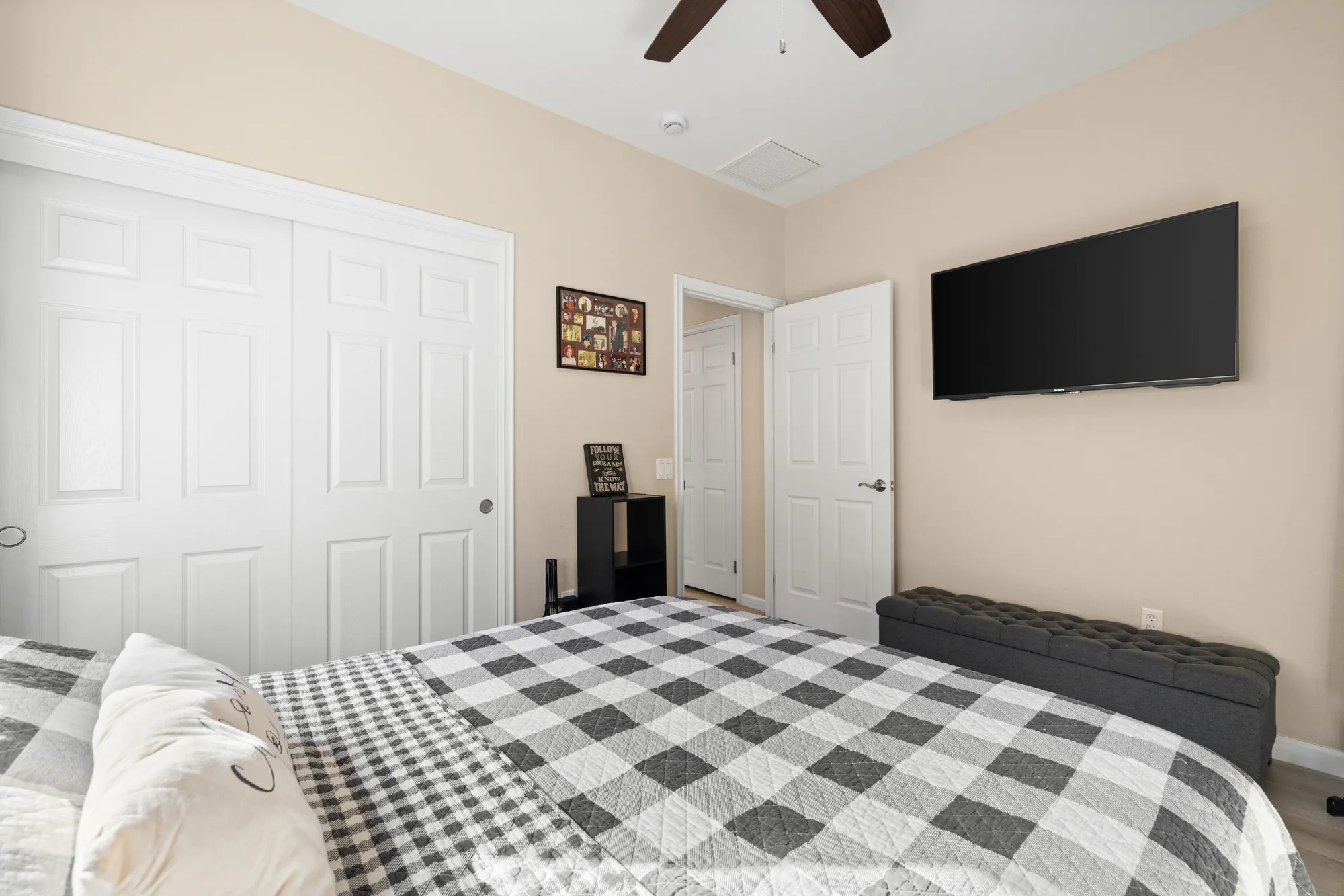 Property Slideshow image 20 of 28 | 78651 postbridge cir, Palm Desert, CA, 92211