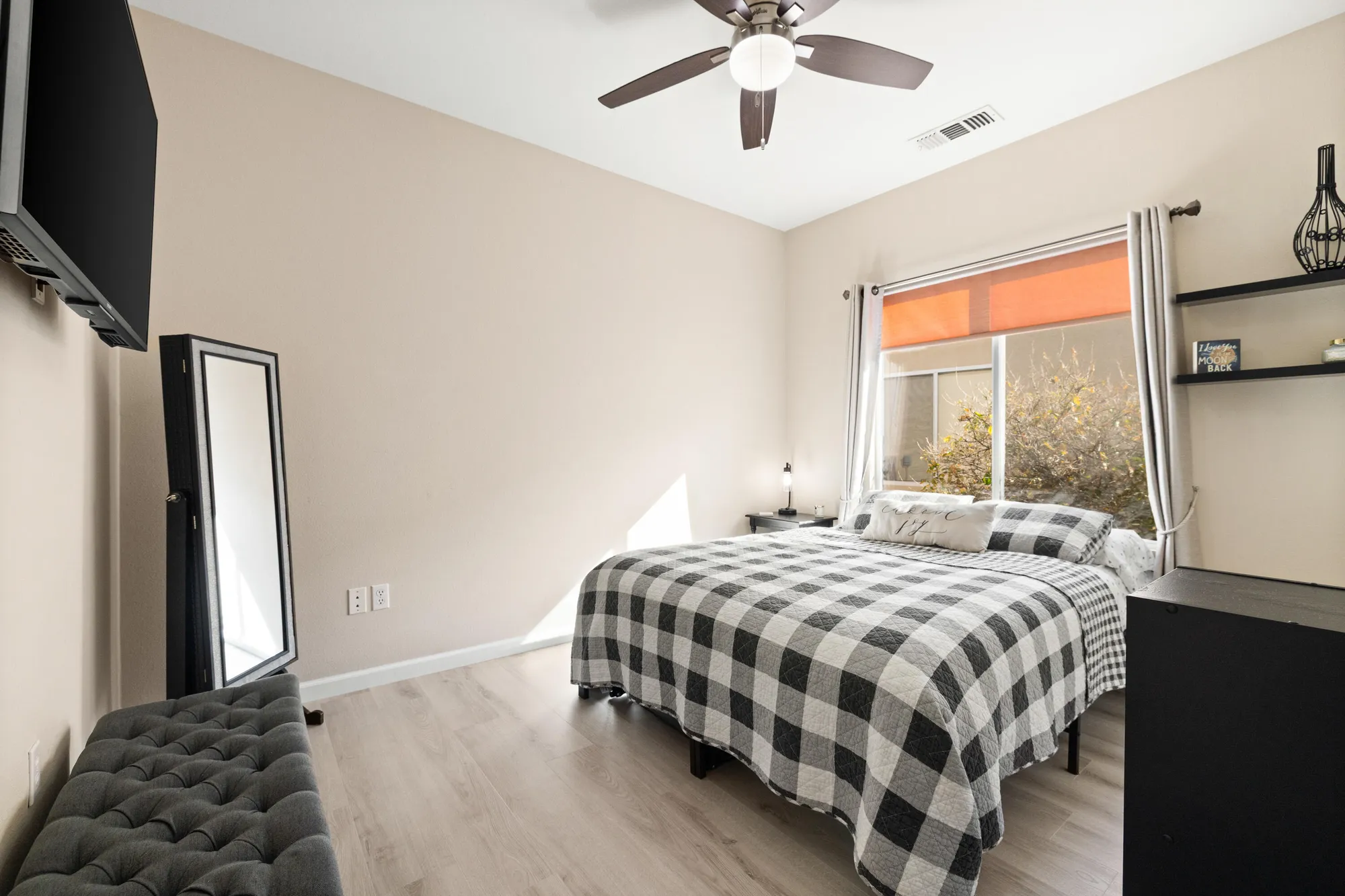 Property Slideshow image 19 of 28 | 78651 postbridge cir, Palm Desert, CA, 92211