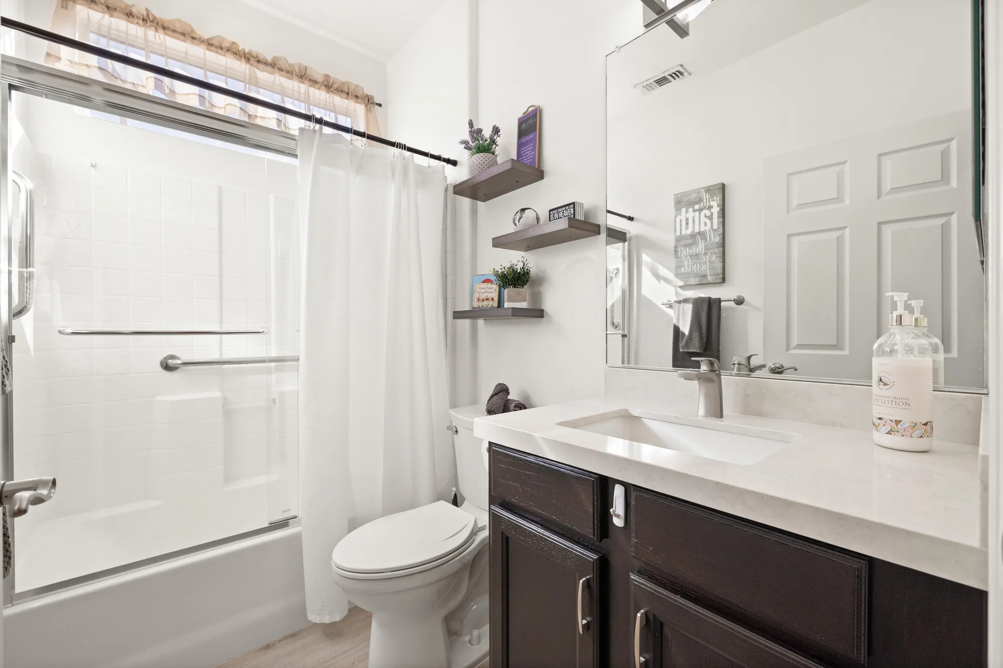 Property Slideshow image 21 of 28 | 78651 postbridge cir, Palm Desert, CA, 92211