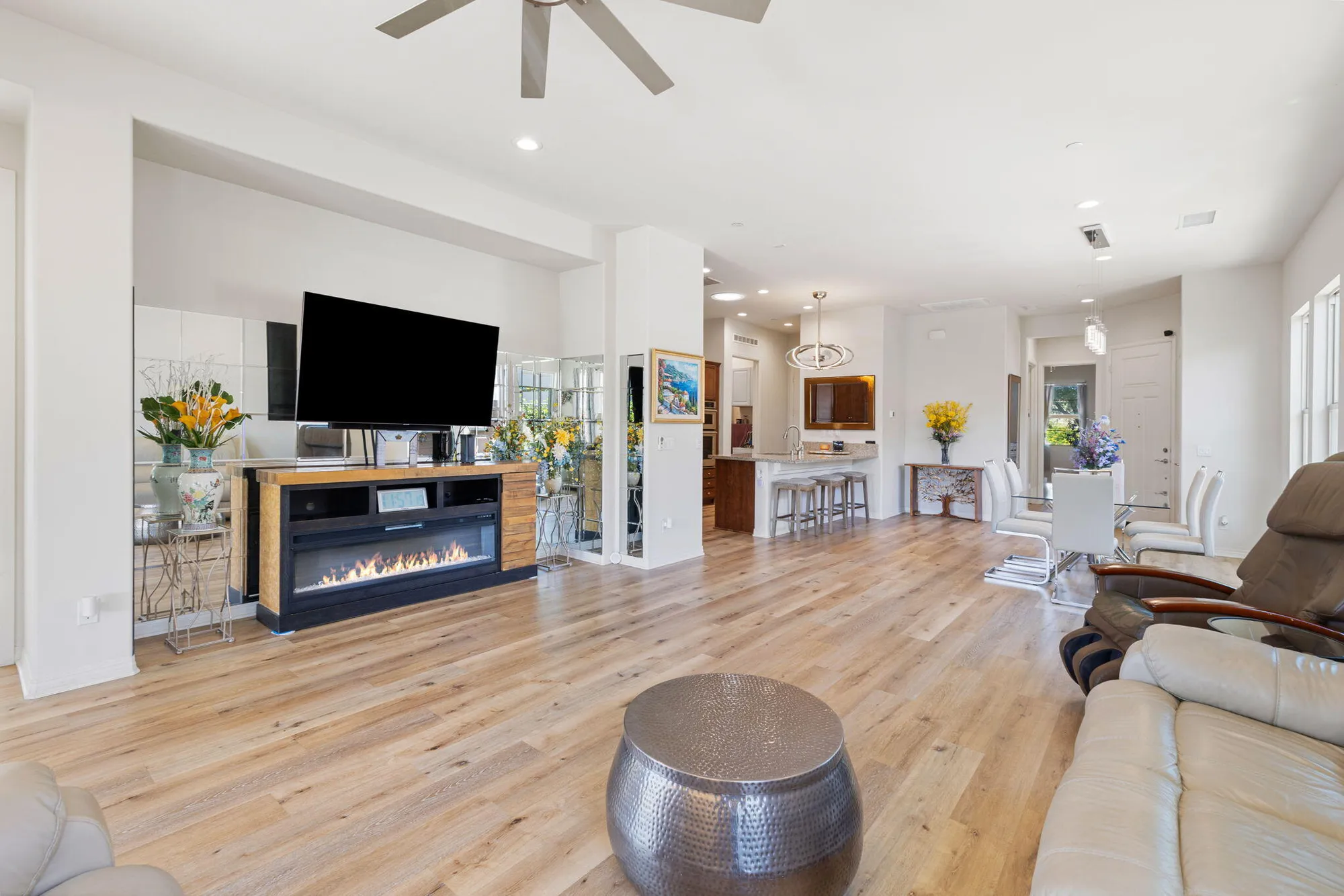 Property Slideshow image 8 of 30 | 25 pinot noir, Rancho Mirage, CA, 92270