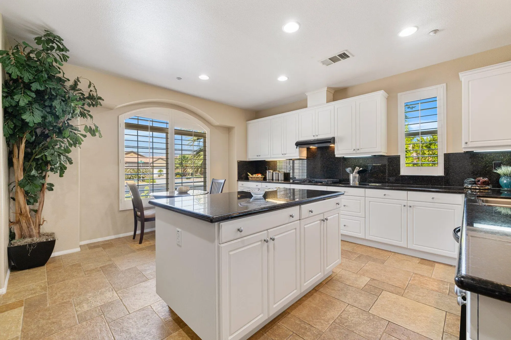 Property Slideshow image 10 of 45 | 3766 cassia trl, Palm Springs, CA, 92262