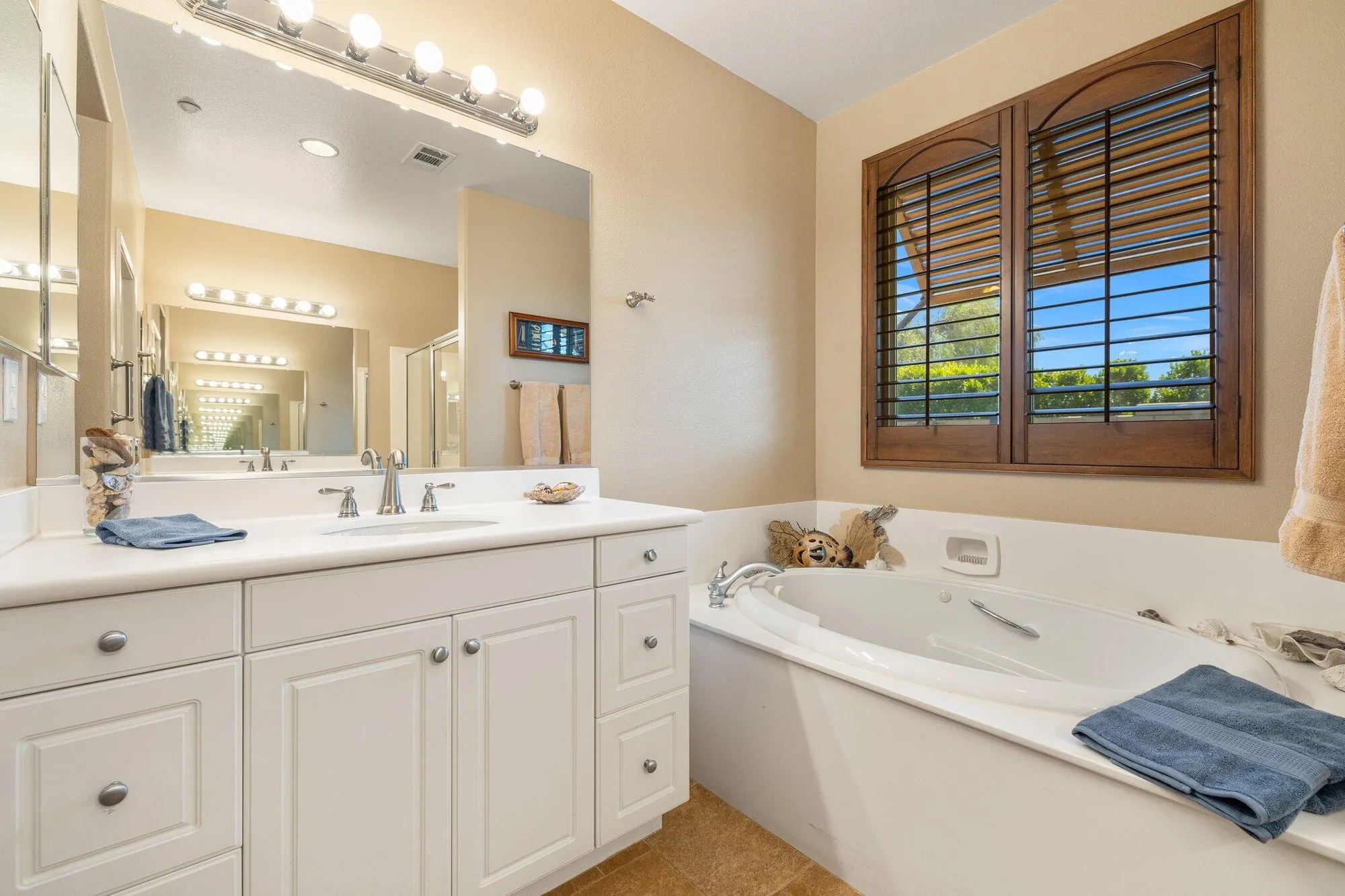 Property Slideshow image 20 of 45 | 3766 cassia trl, Palm Springs, CA, 92262