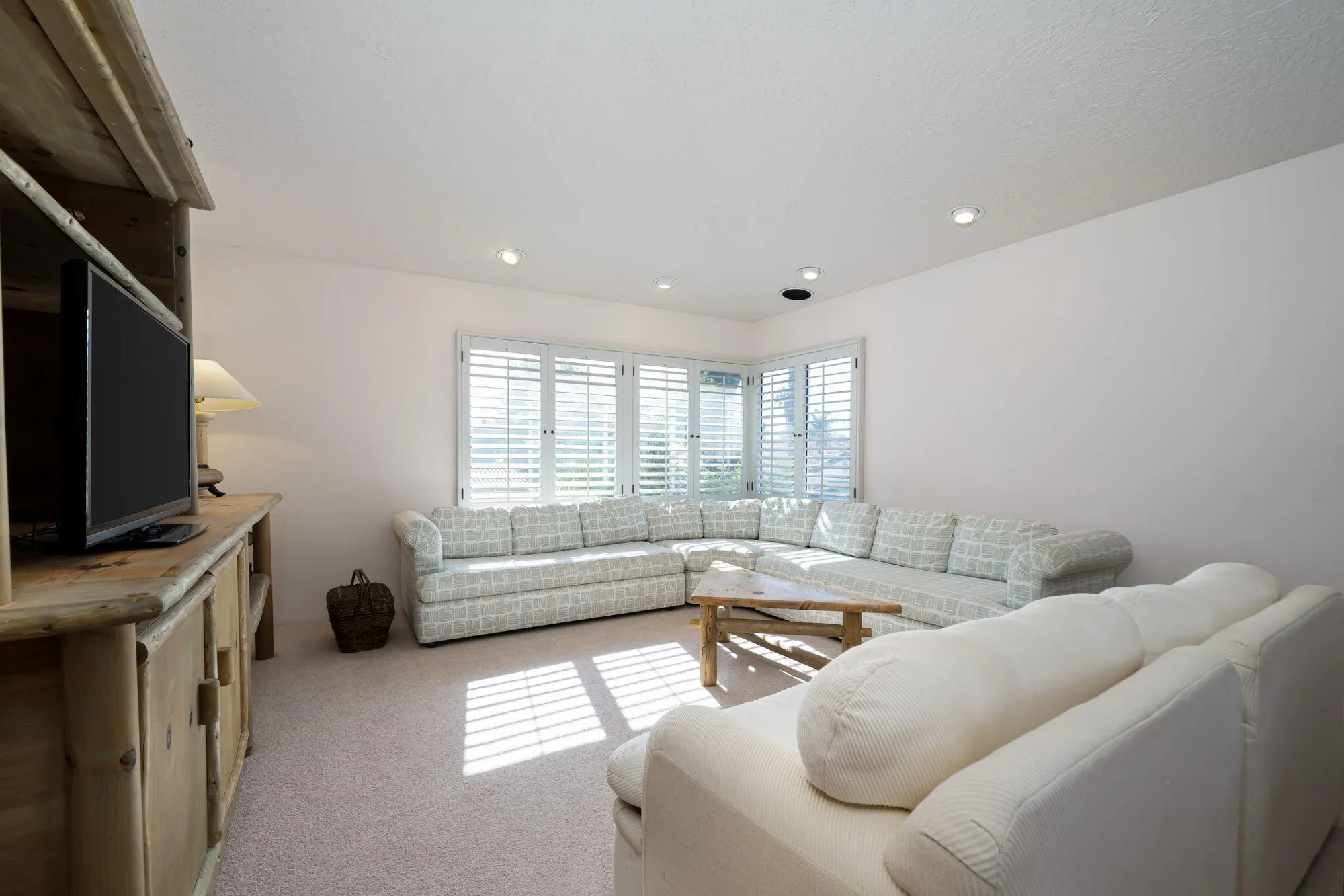 Property Slideshow image 18 of 24 | 55314 laurel vly, La Quinta, CA, 92253