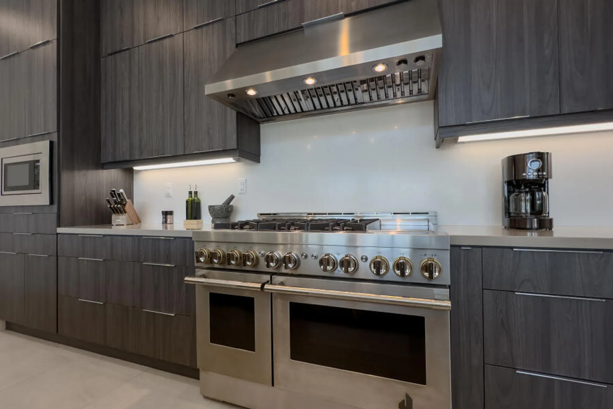 Property Slideshow image 11 of 38 | 960 patina ln, Palm Springs, CA, 92262