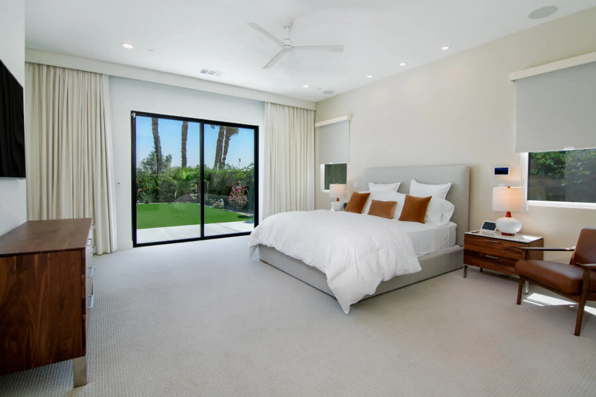 Property Slideshow image 13 of 38 | 960 patina ln, Palm Springs, CA, 92262