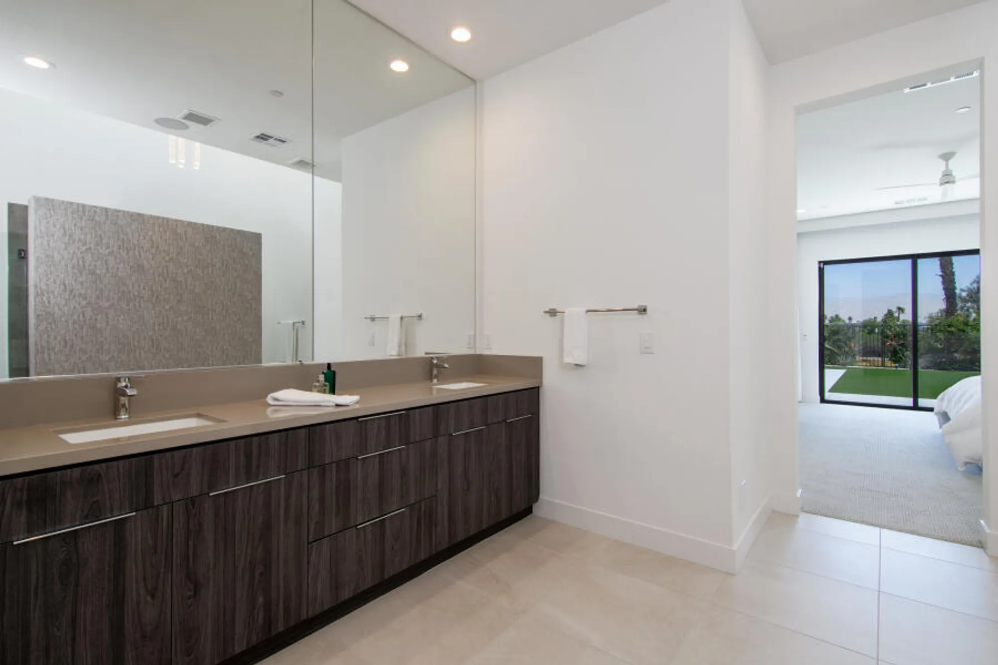 Property Slideshow image 17 of 38 | 960 patina ln, Palm Springs, CA, 92262