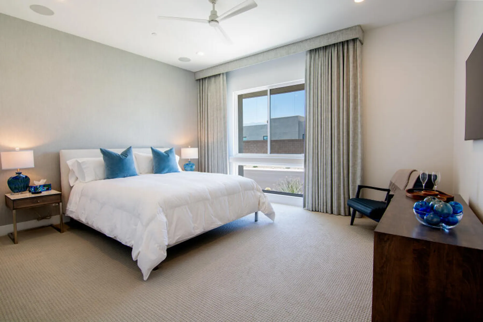 Property Slideshow image 21 of 38 | 960 patina ln, Palm Springs, CA, 92262