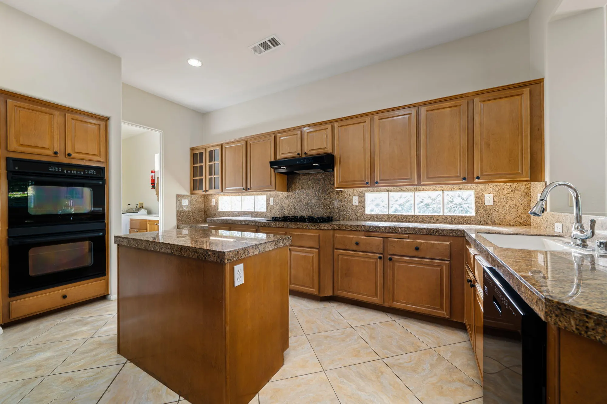 Property Slideshow image 23 of 50 | 54275 riviera, La Quinta, CA, 92253