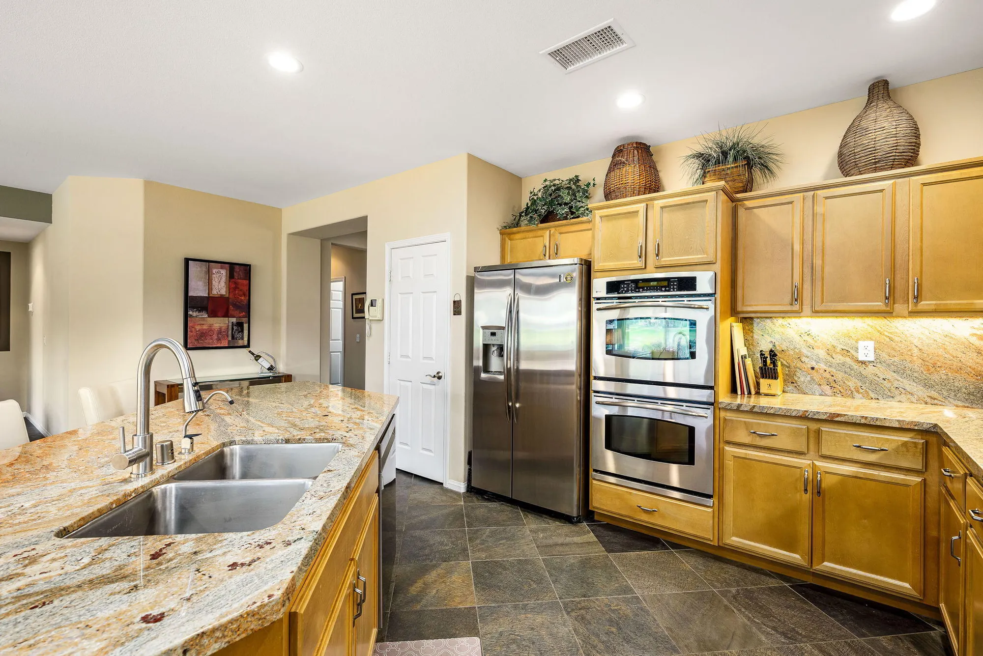 Property Slideshow image 14 of 51 | 81945 golden star way, La Quinta, CA, 92253