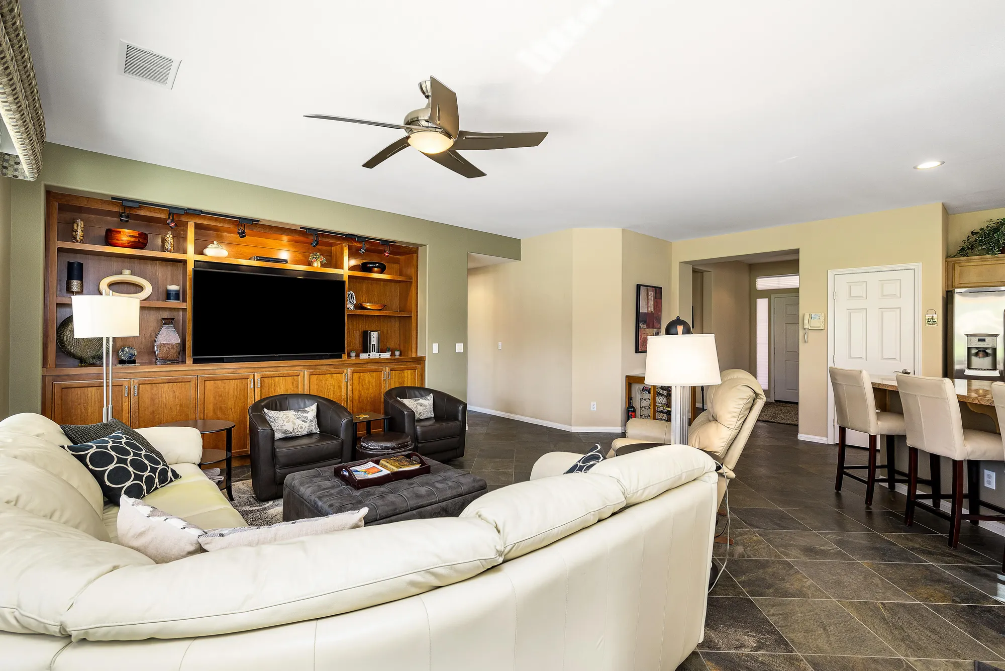 Property Slideshow image 11 of 51 | 81945 golden star way, La Quinta, CA, 92253