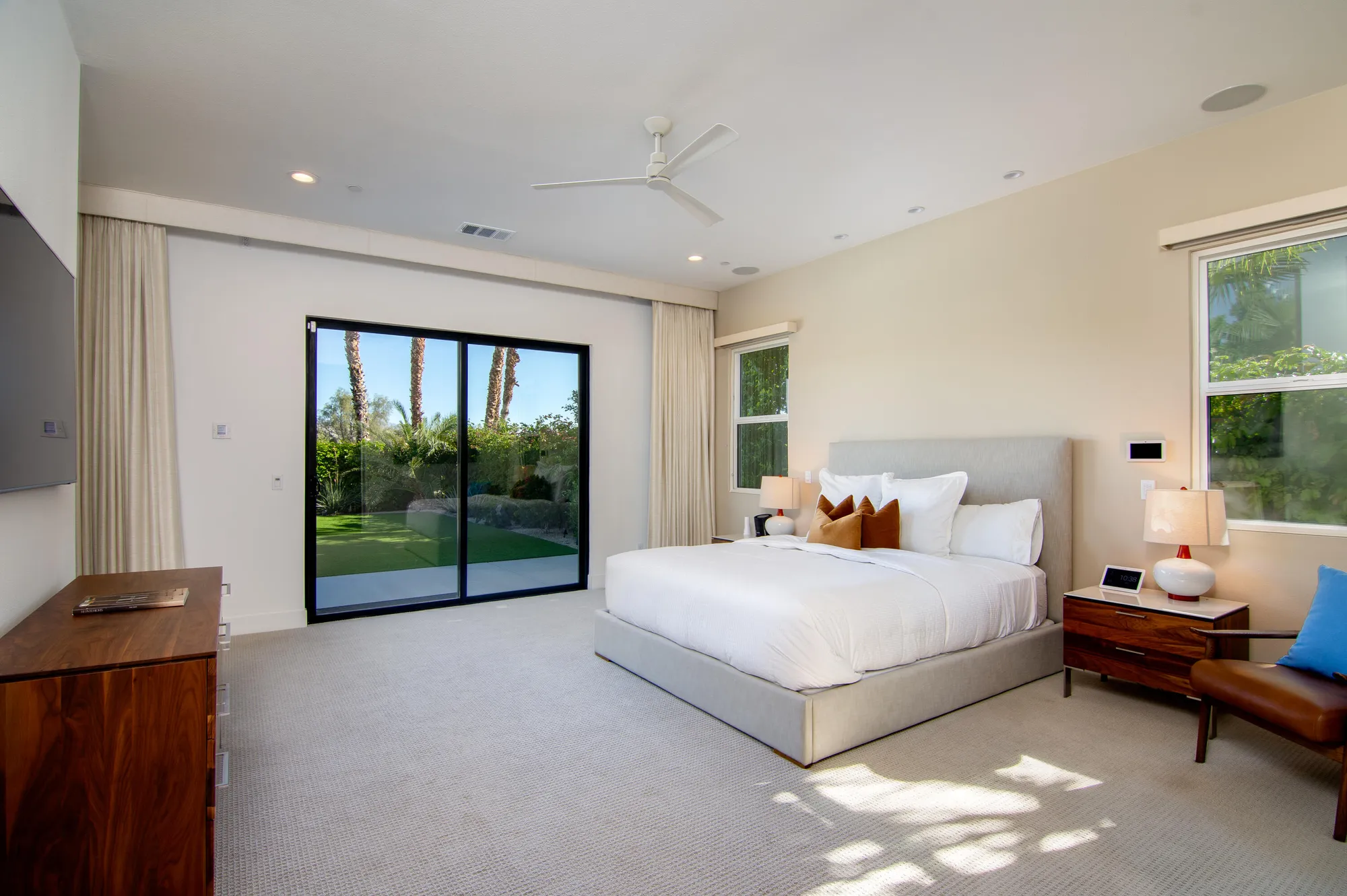 Property Slideshow image 15 of 38 | 960 patina ln, Palm Springs, CA, 92262