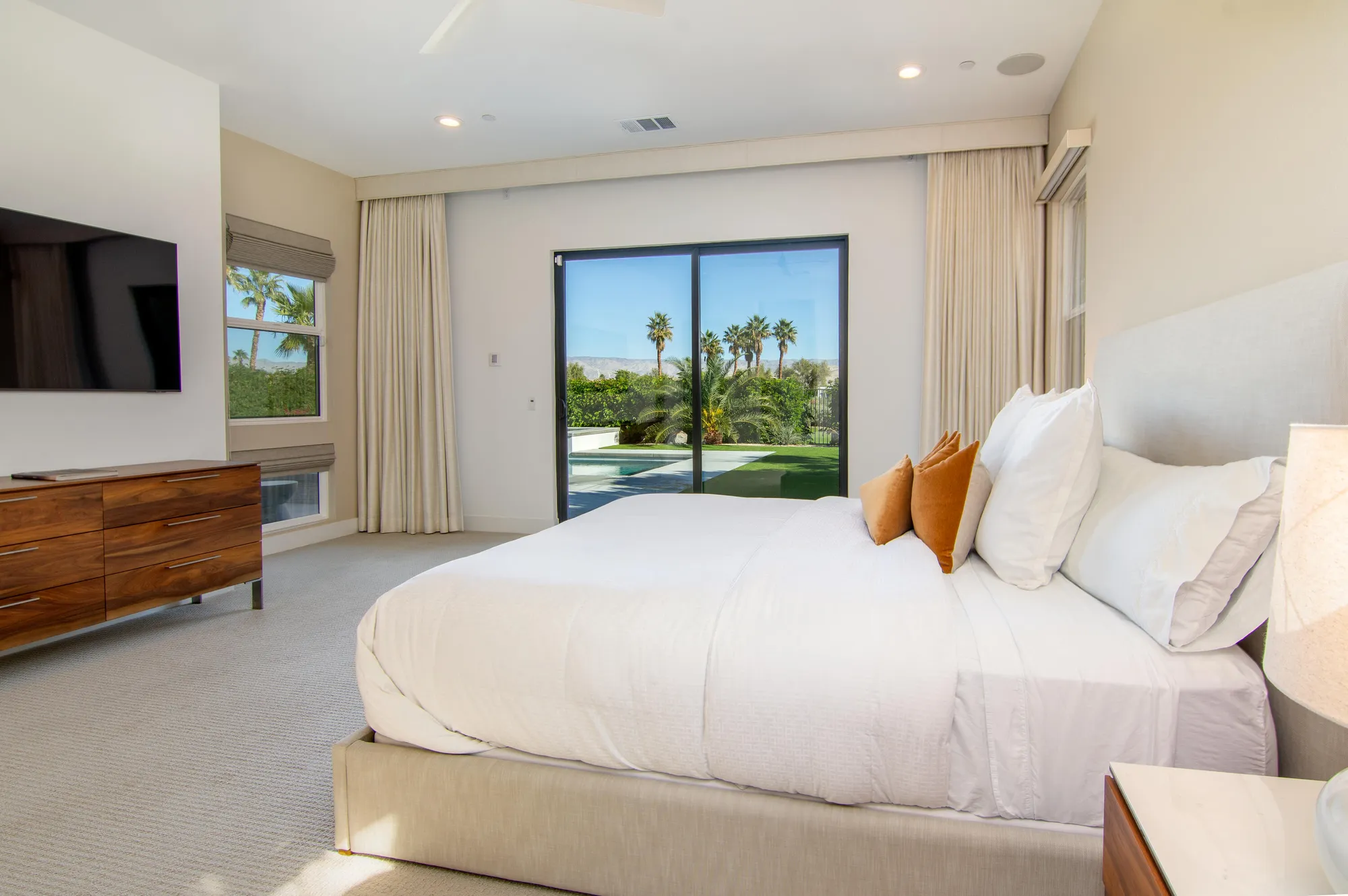 Property Slideshow image 14 of 38 | 960 patina ln, Palm Springs, CA, 92262