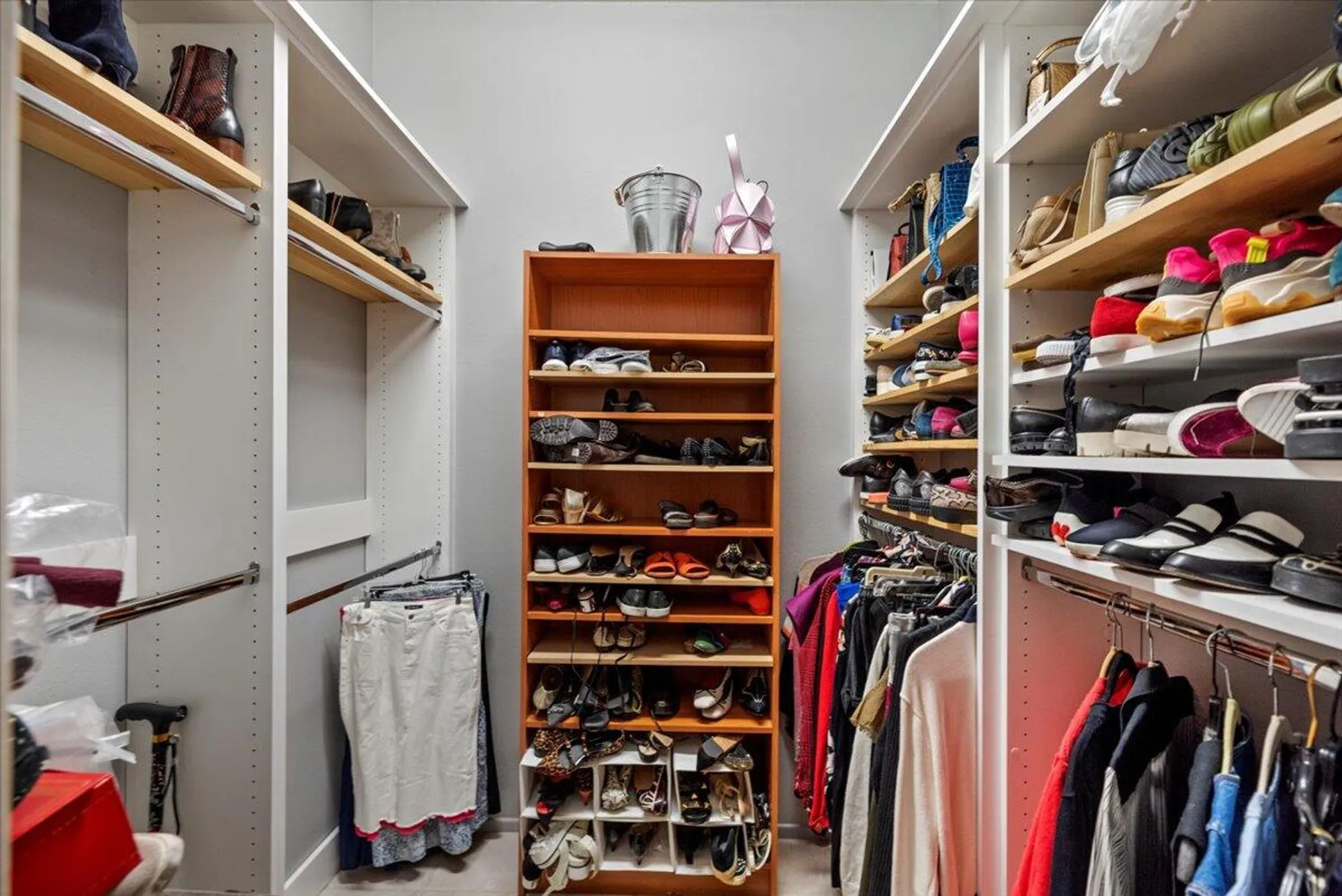 Property Slideshow image 15 of 34 | 39322 gainsborough cir, Palm Desert, CA, 92211