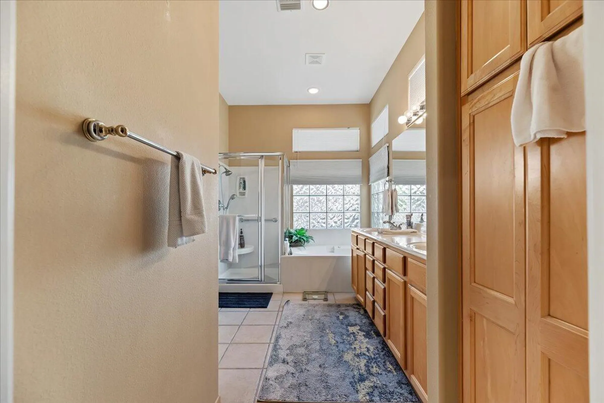 Property Slideshow image 22 of 34 | 39322 gainsborough cir, Palm Desert, CA, 92211