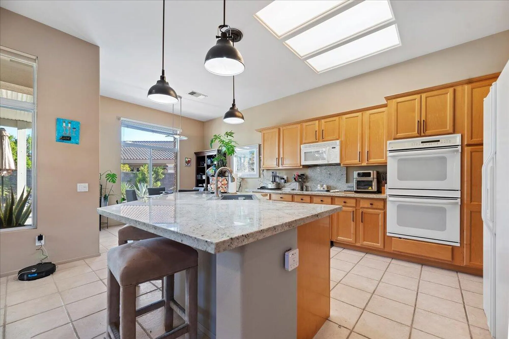 Property Slideshow image 11 of 34 | 39322 gainsborough cir, Palm Desert, CA, 92211