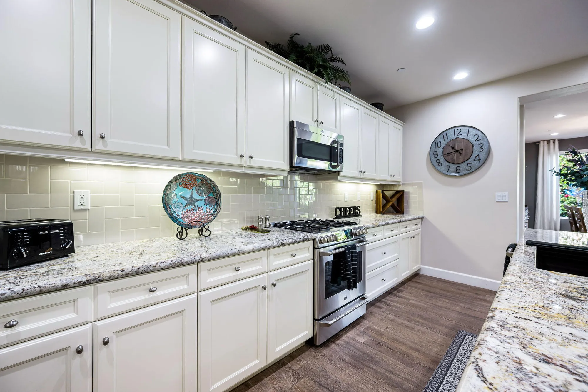 Property Slideshow image 12 of 48 | 51287 longmeadow st, Indio, CA, 92201