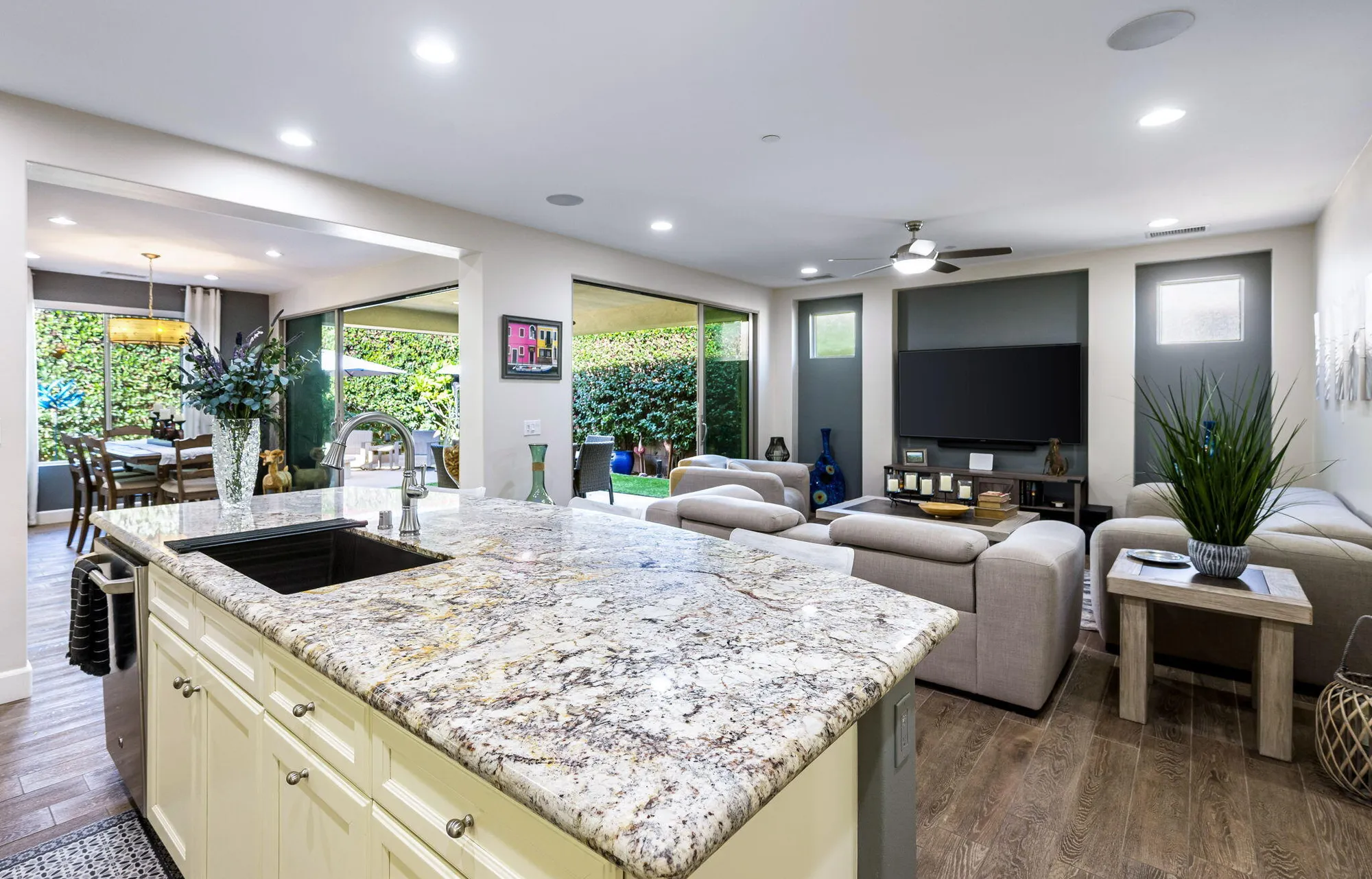 Property Slideshow image 13 of 48 | 51287 longmeadow st, Indio, CA, 92201